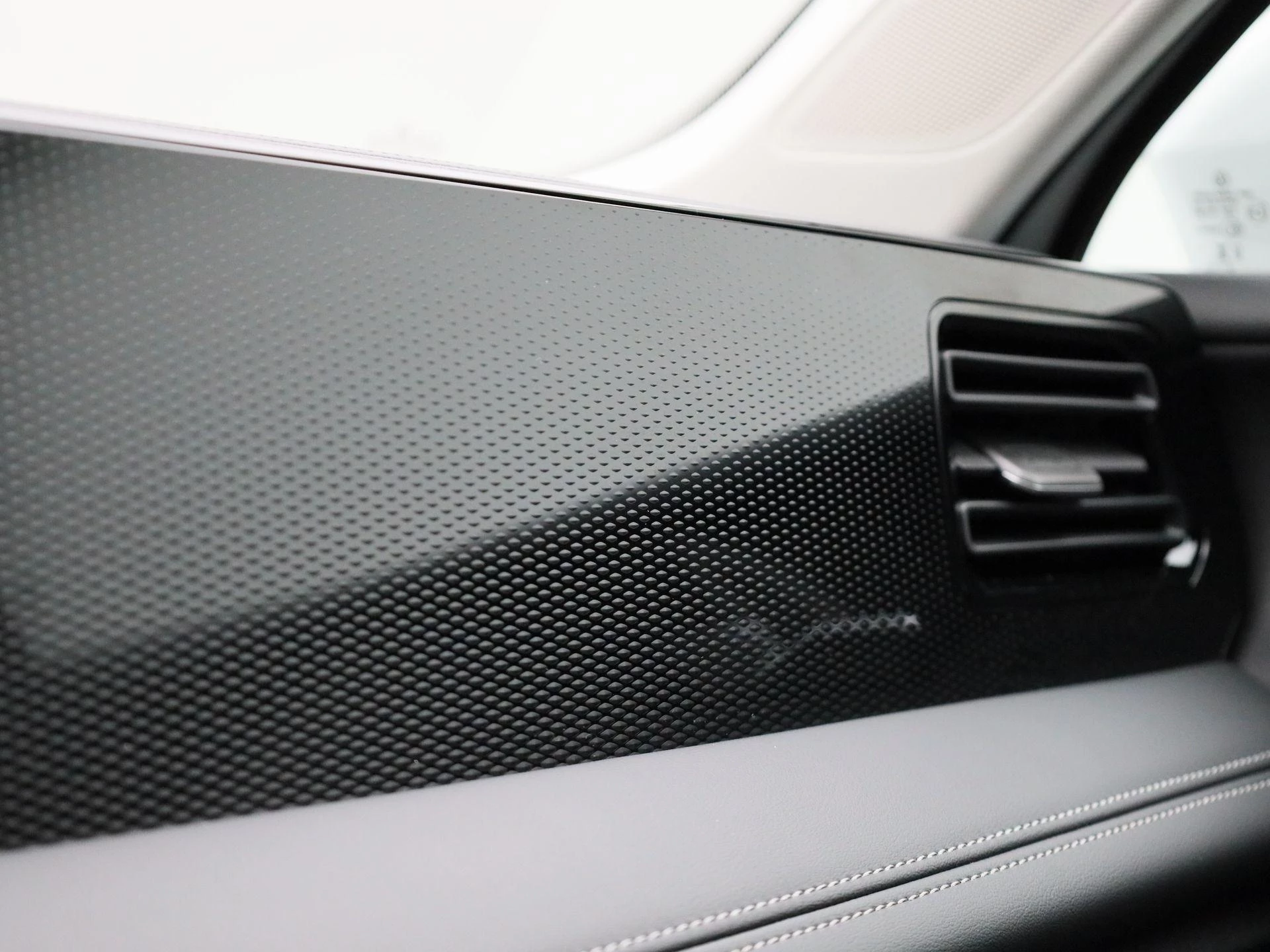 Volkswagen-Tiguan-image-29