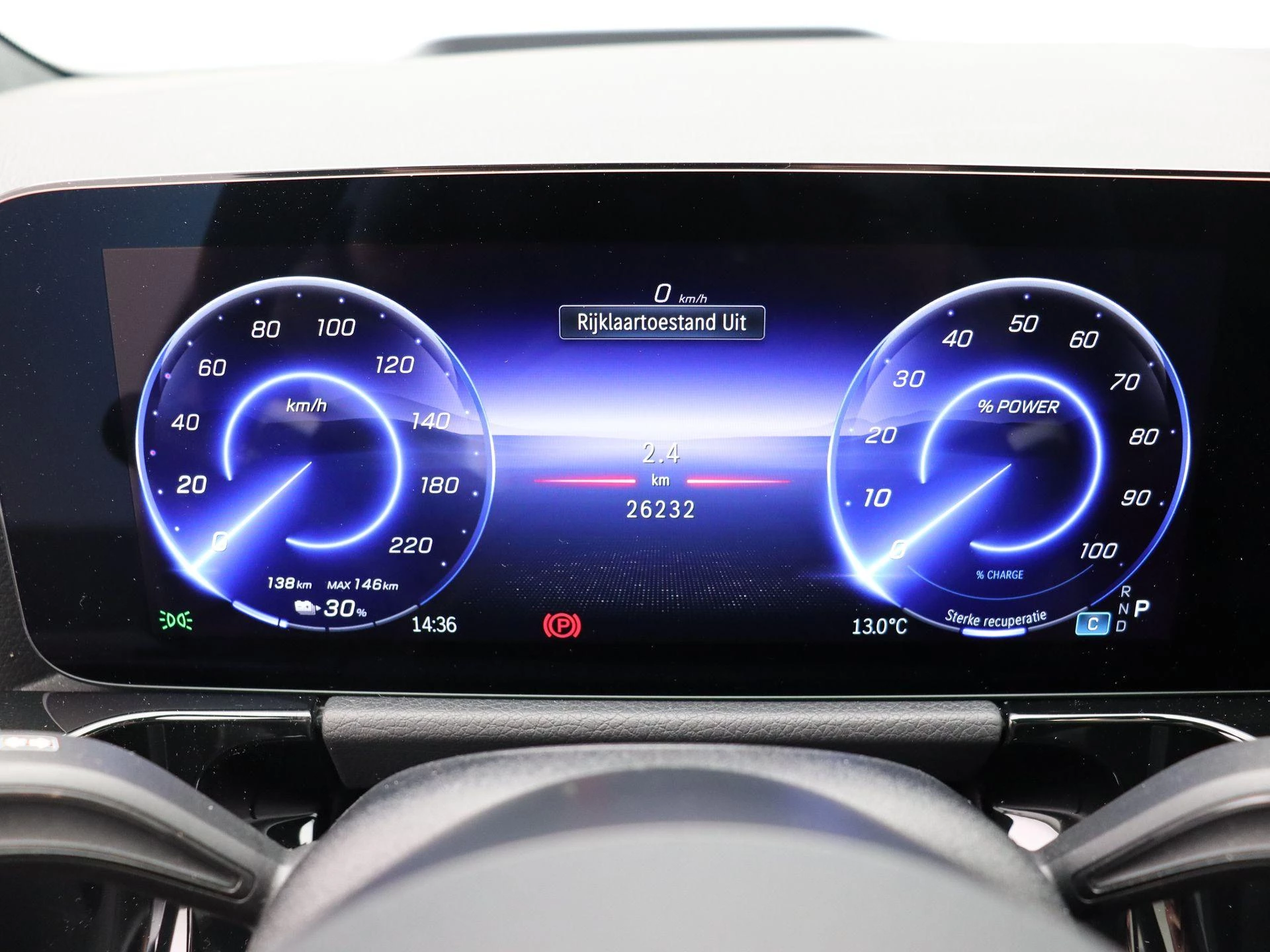 Mercedes-Benz EQA 250+ Star Edition + AMG + PANO DAK + BURMESTER + TREKHAAK + HEAD UP