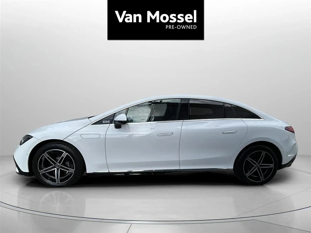 Mercedes-Benz-EQE-image-7