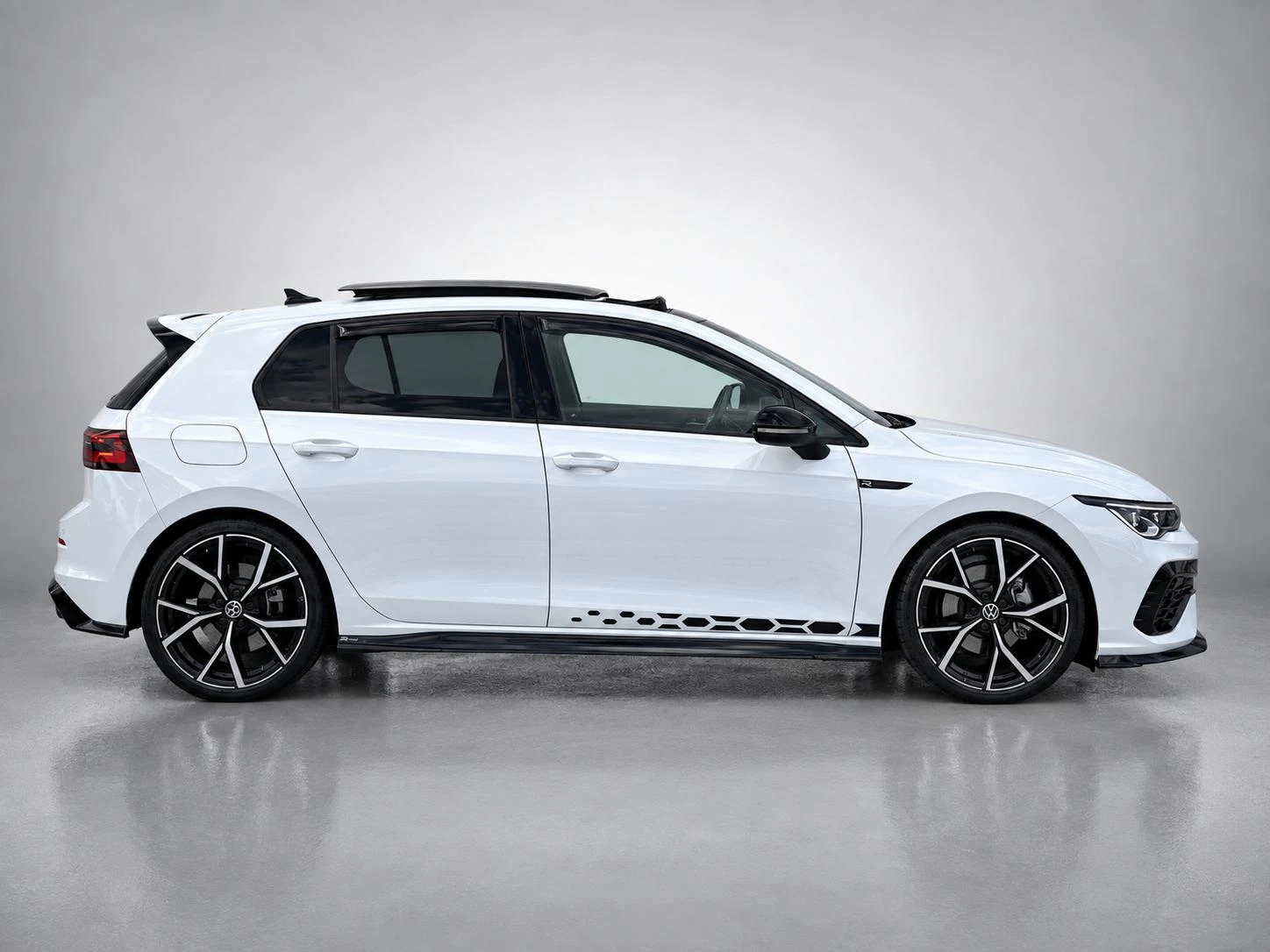Volkswagen-Golf-image-5