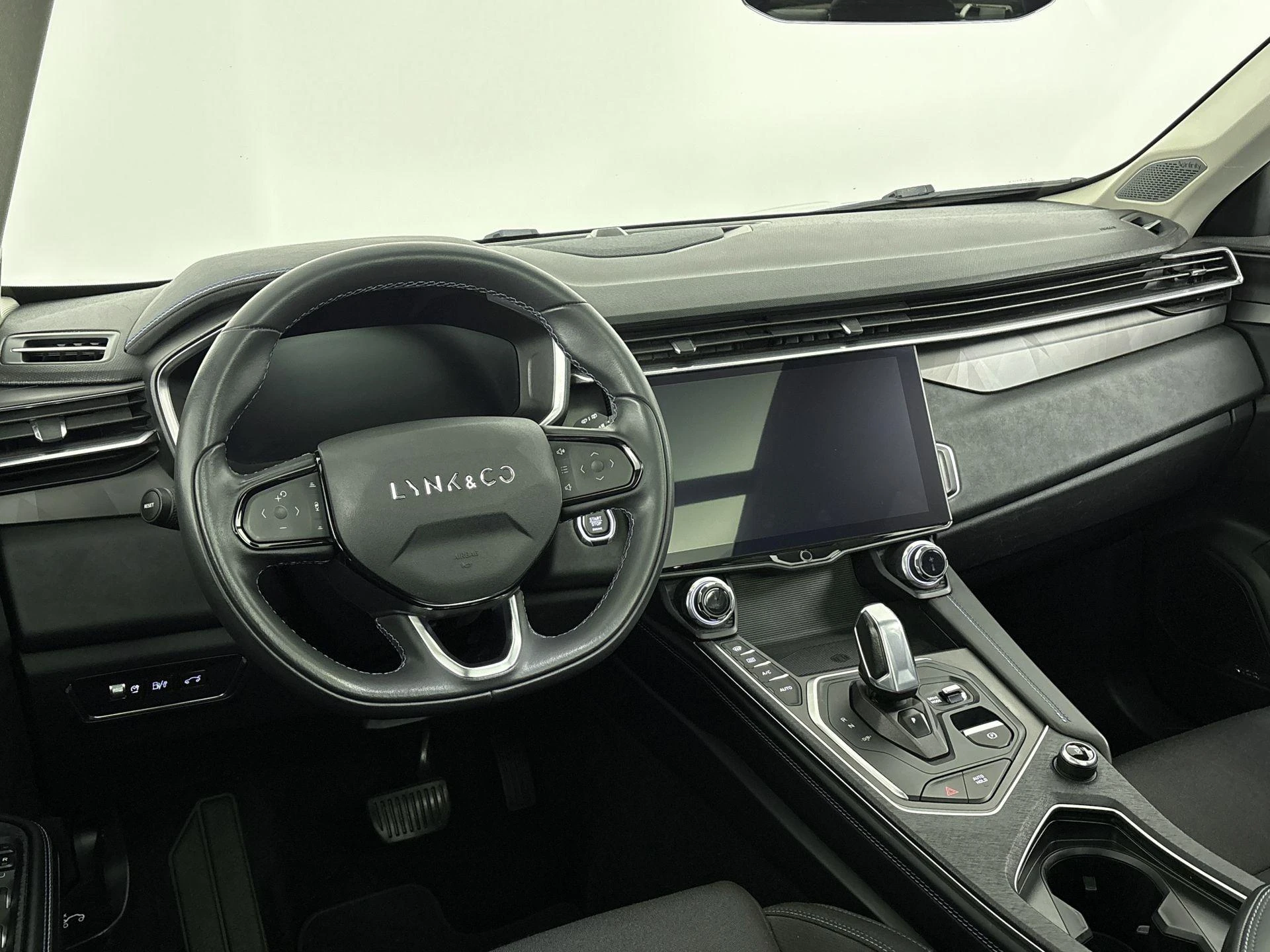 Lynk & Co-01-image-21