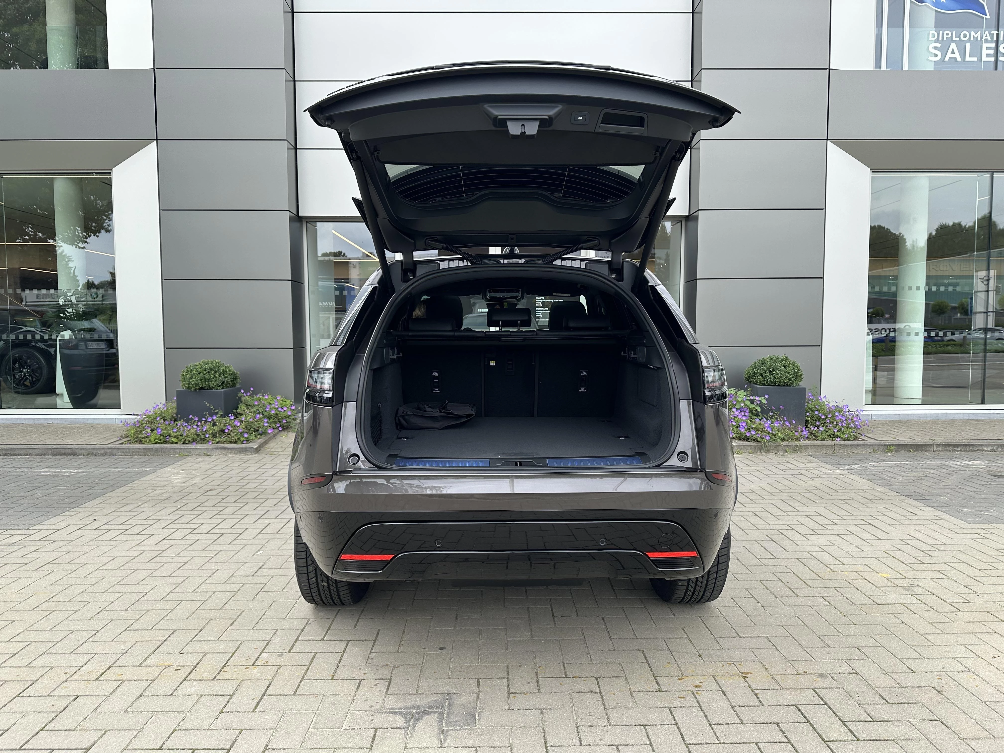 Land Rover Range Rover Velar P400e Dynamic SE AWD Auto. 26MY