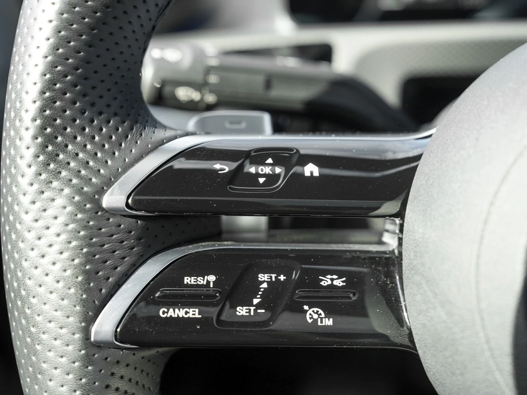 Mercedes-Benz-CLA-image-14