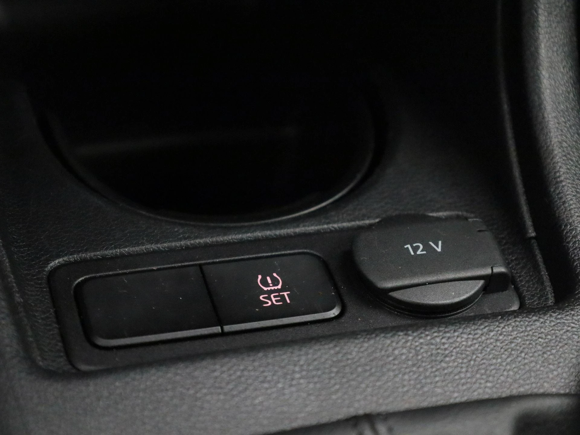 Volkswagen-up!-image-19