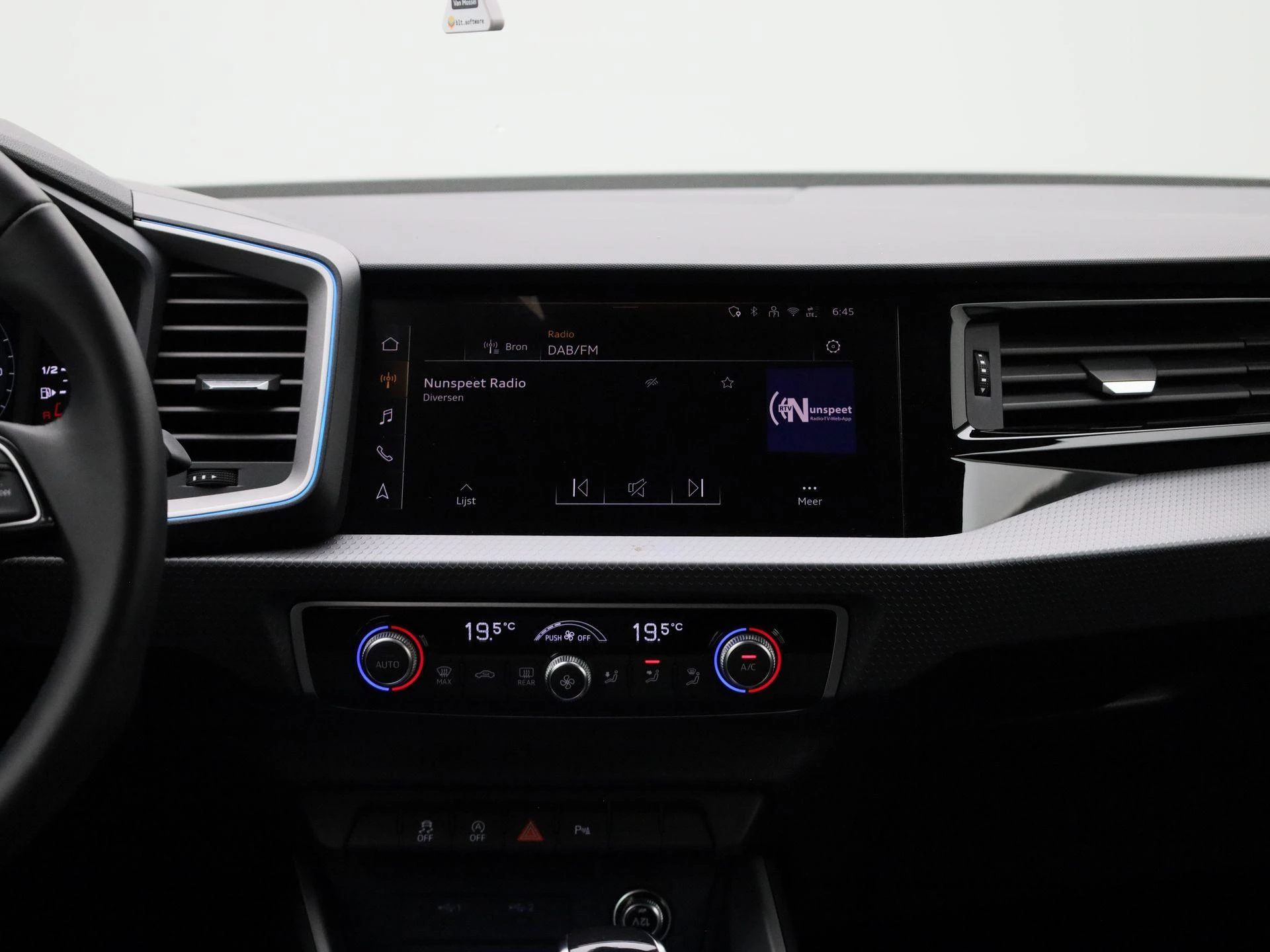 Audi-A1 Sportback-image-12