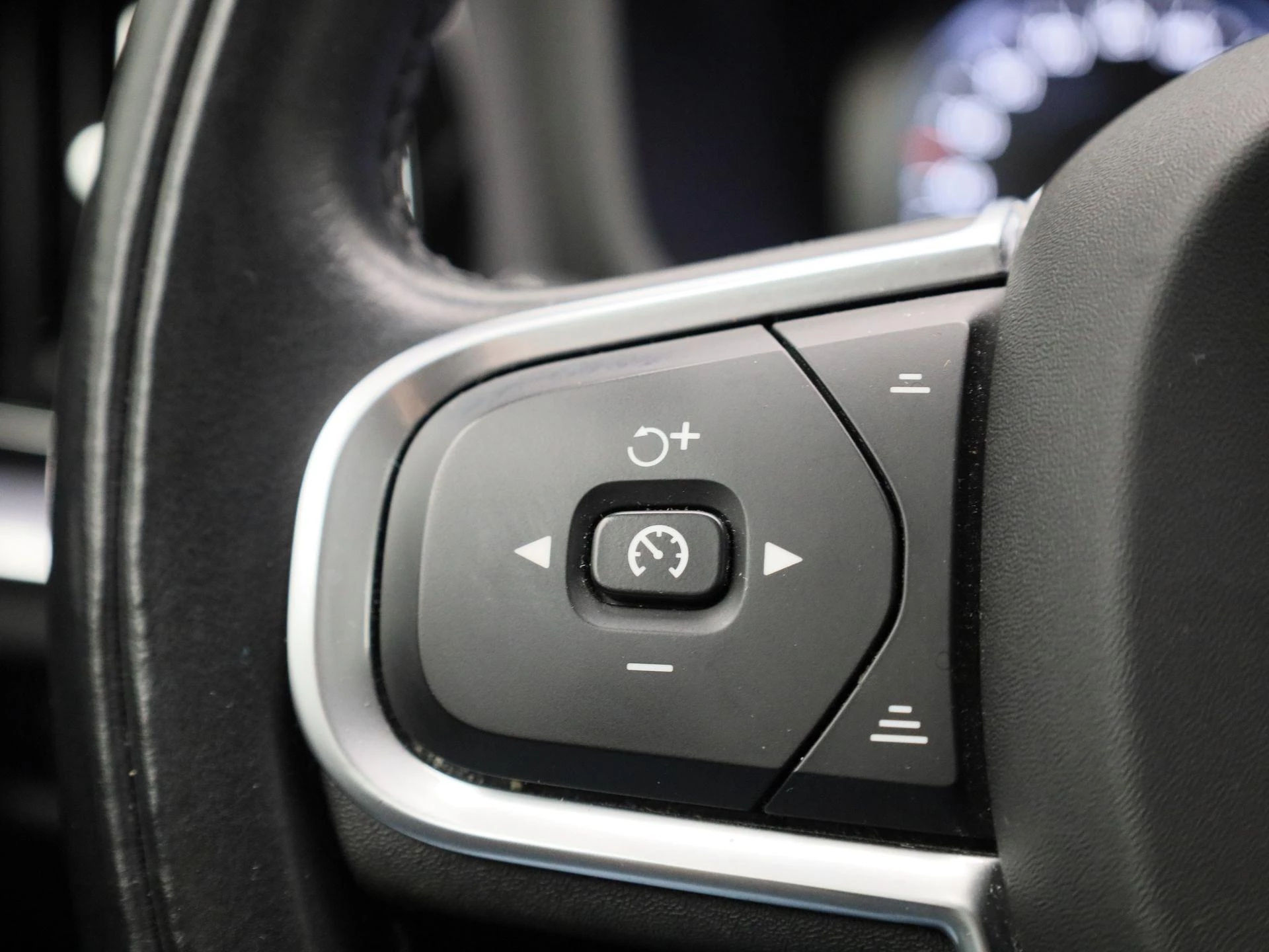 Volvo V60 B3 Geartronic Momentum Pro Camera | Cruise | PDC