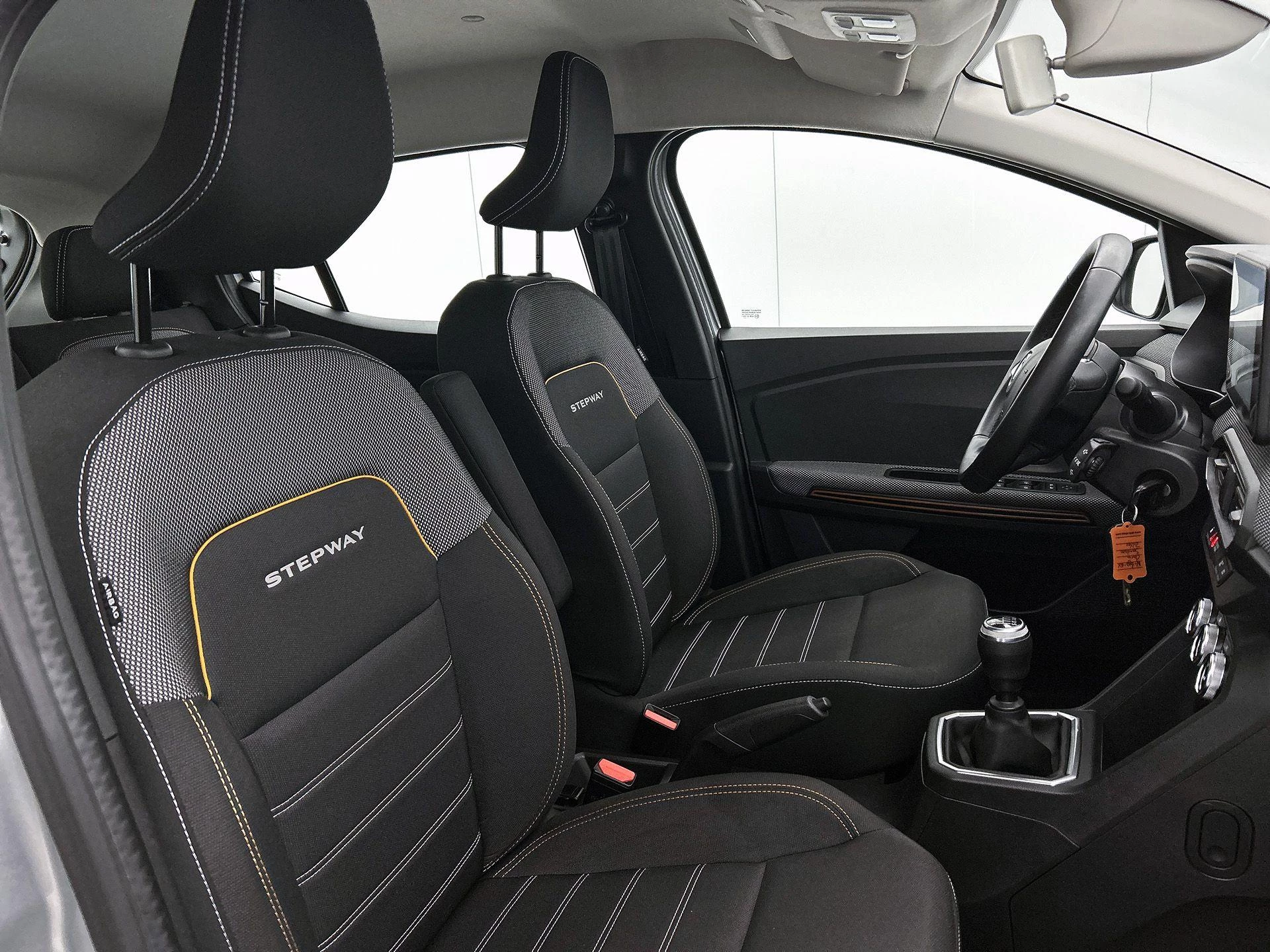 Dacia-Sandero Stepway-image-30