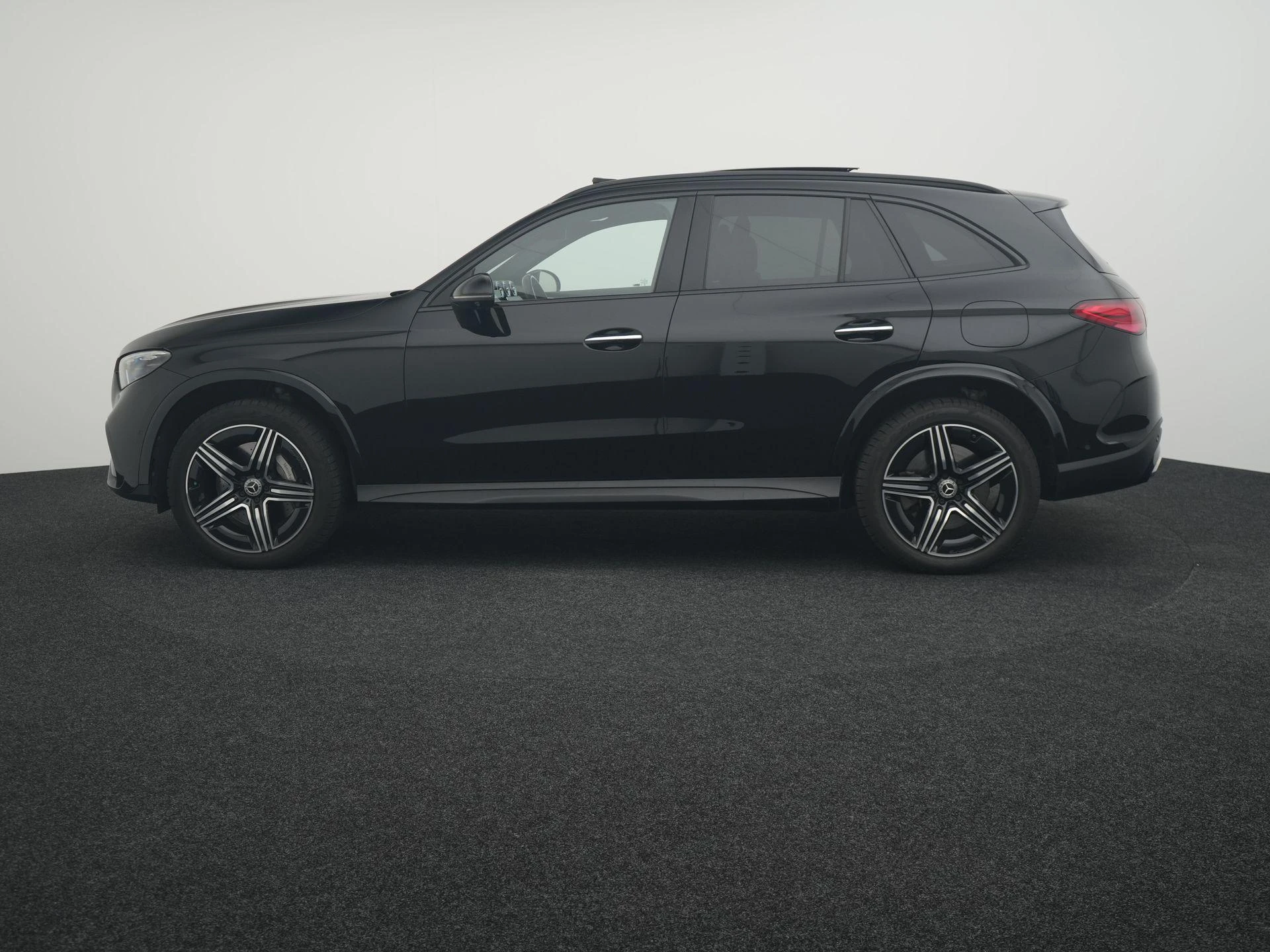 Mercedes-Benz-GLC-image-3