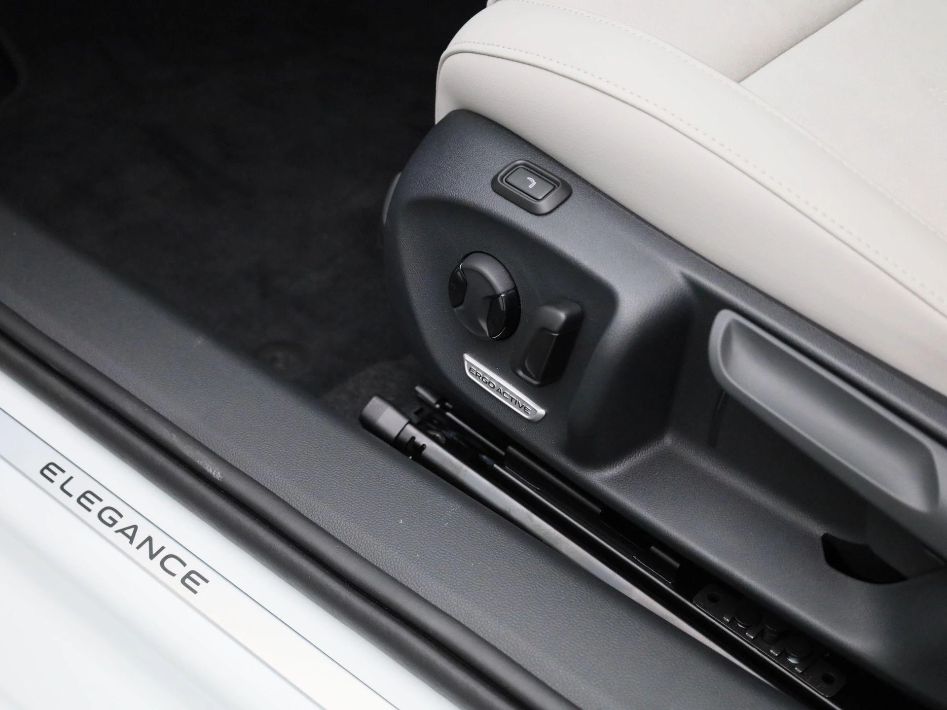 Volkswagen-Passat-image-31