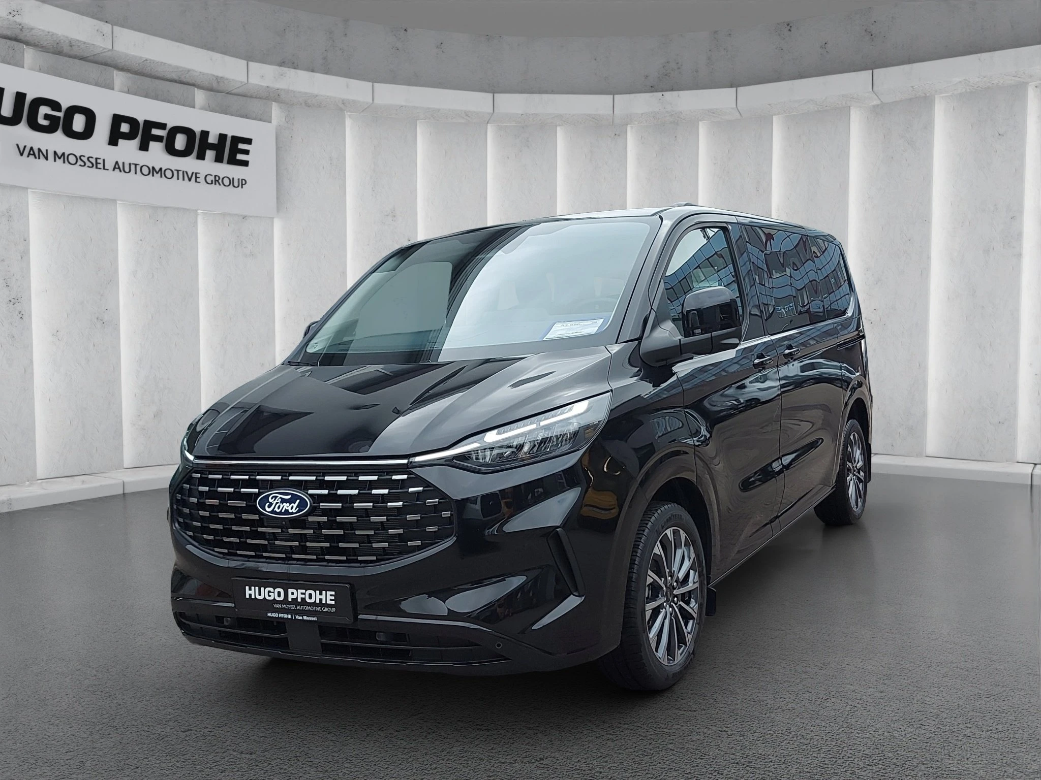 Ford-Tourneo Custom-image-0