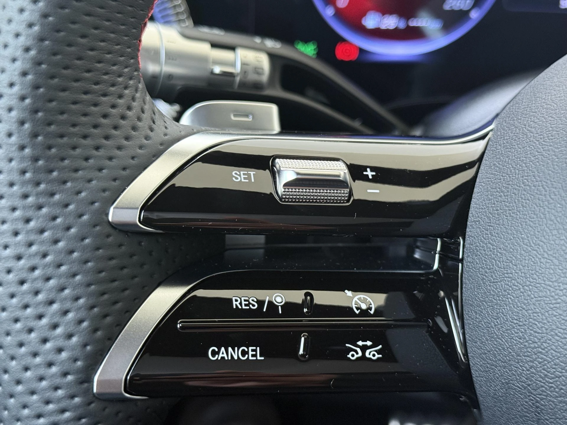 Mercedes-Benz-CLA-image-11