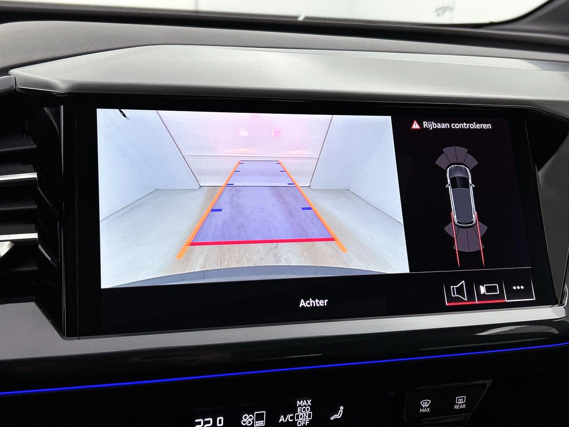 Audi-Q4 e-tron-image-13