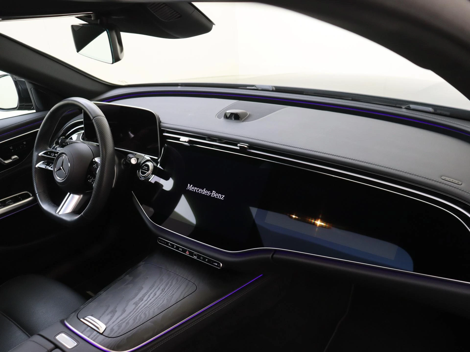 Mercedes-Benz-E-Klasse-image-4