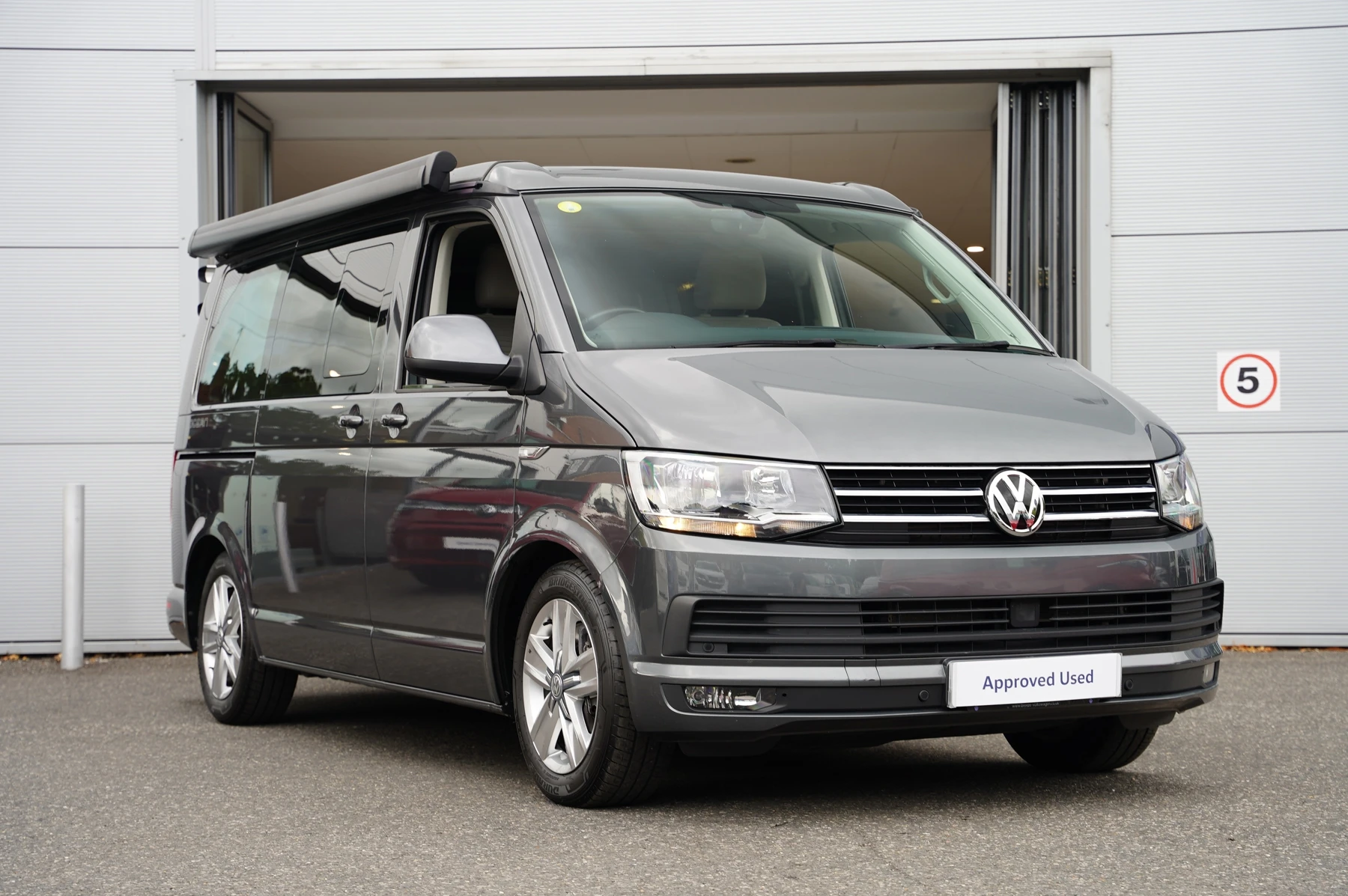 Volkswagen-California-image-0
