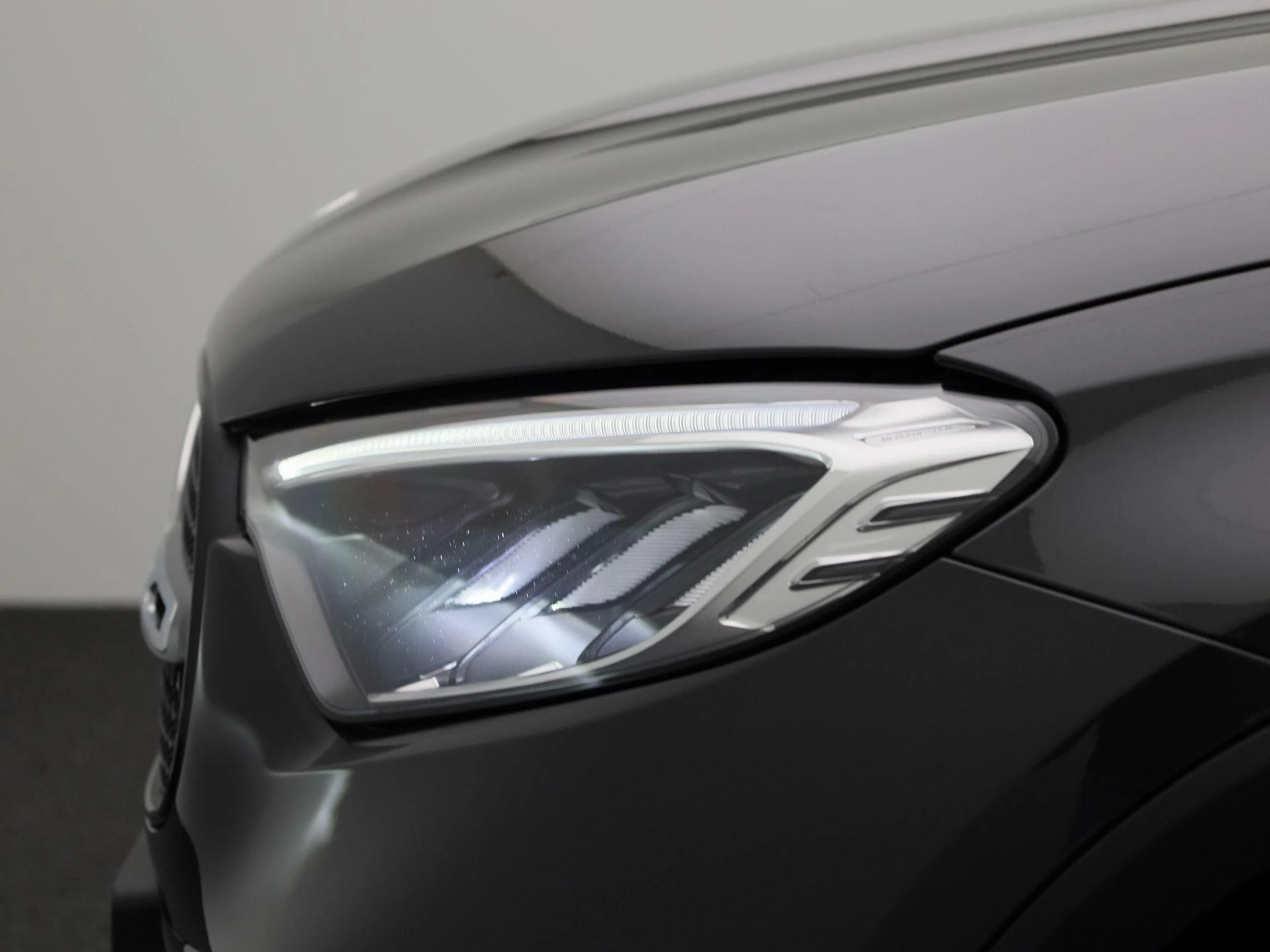 Mercedes-Benz-GLC-image-15