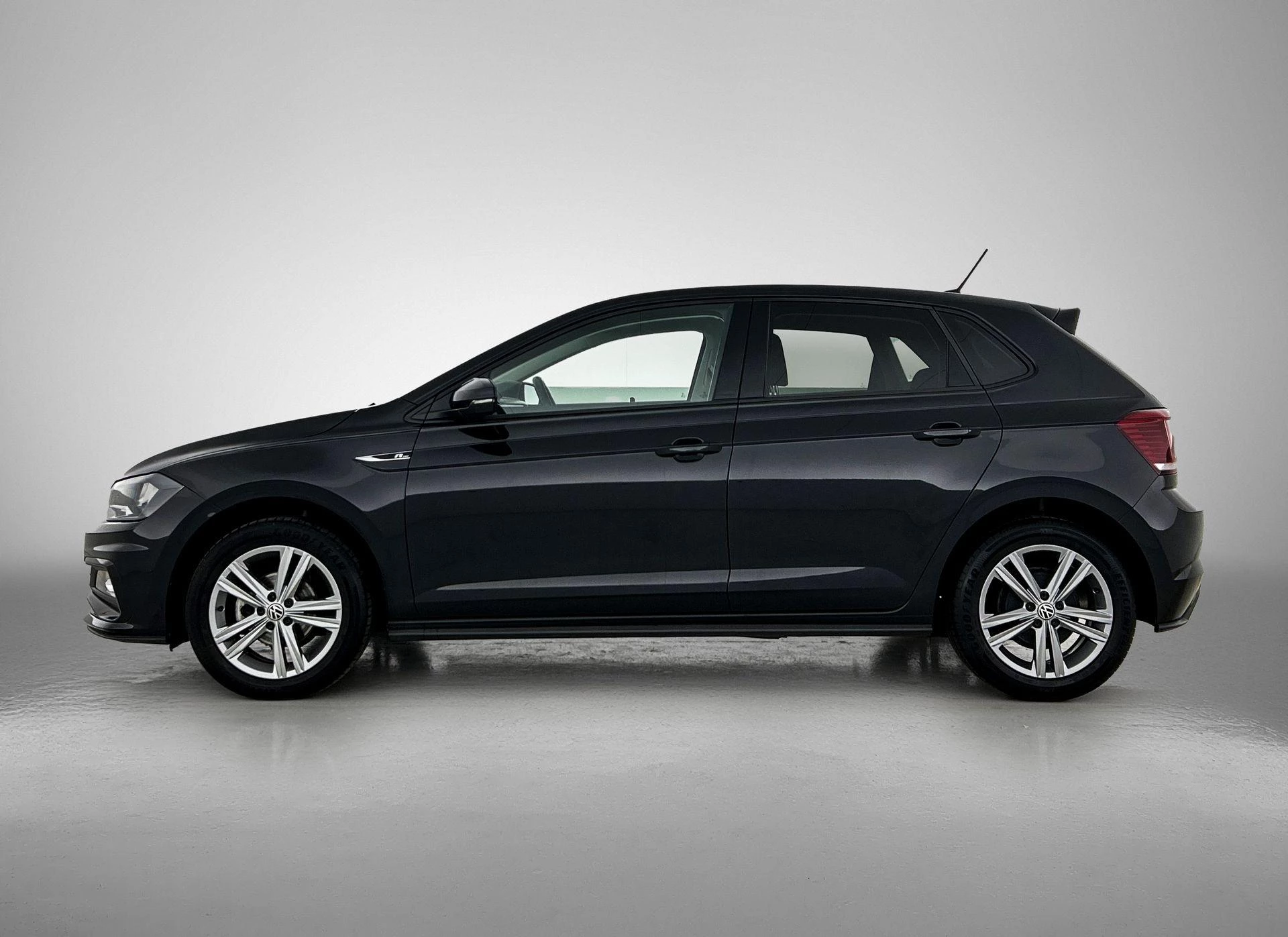 Volkswagen-Polo-image-1