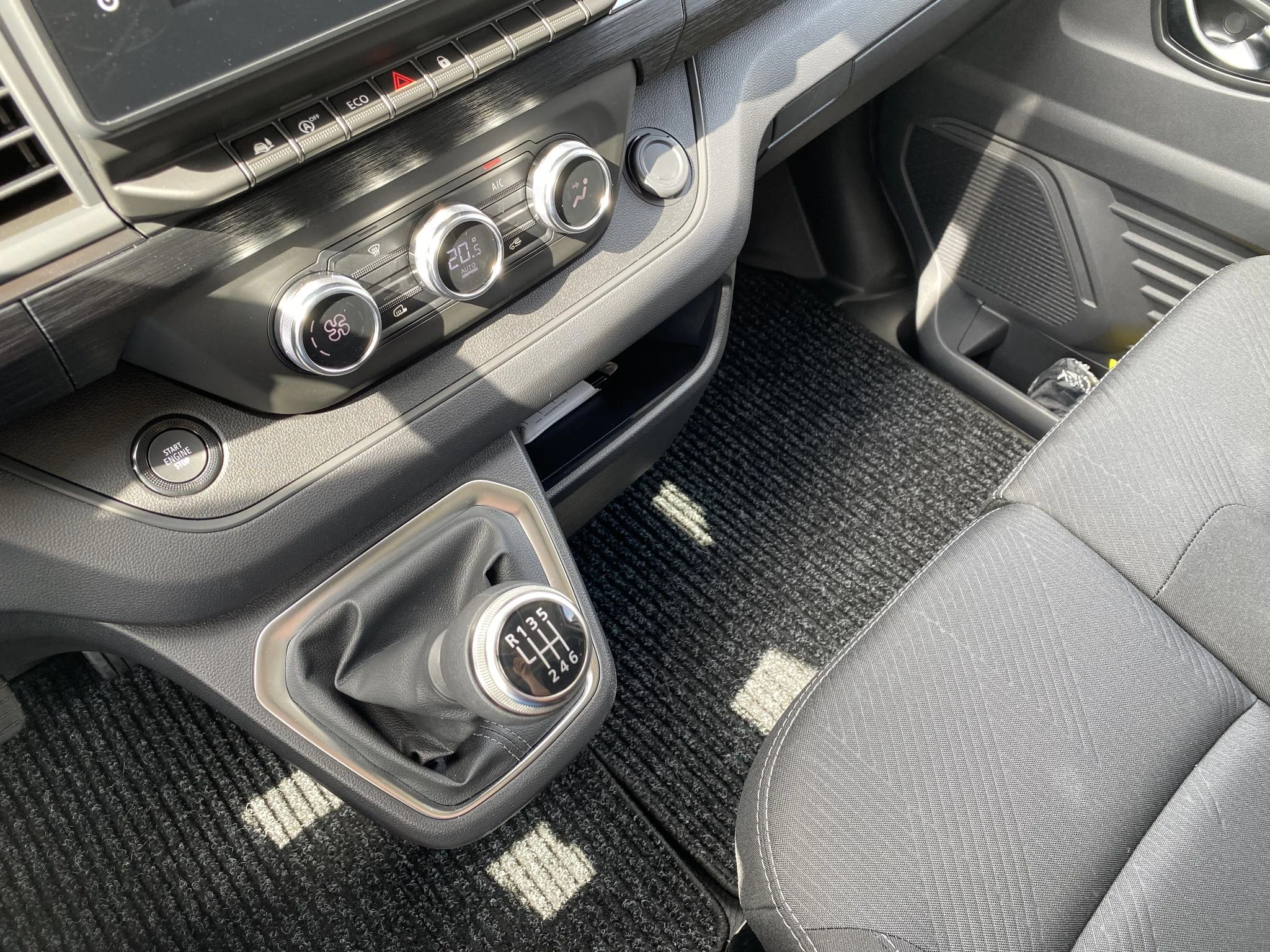 Renault-Trafic-image-9