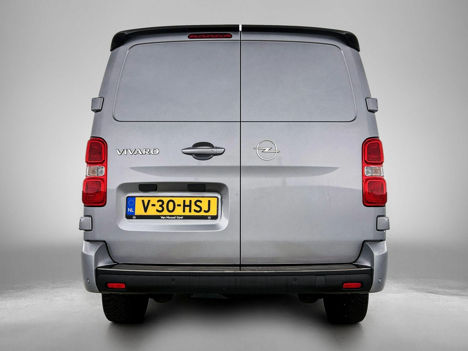 Opel-Vivaro-image-2