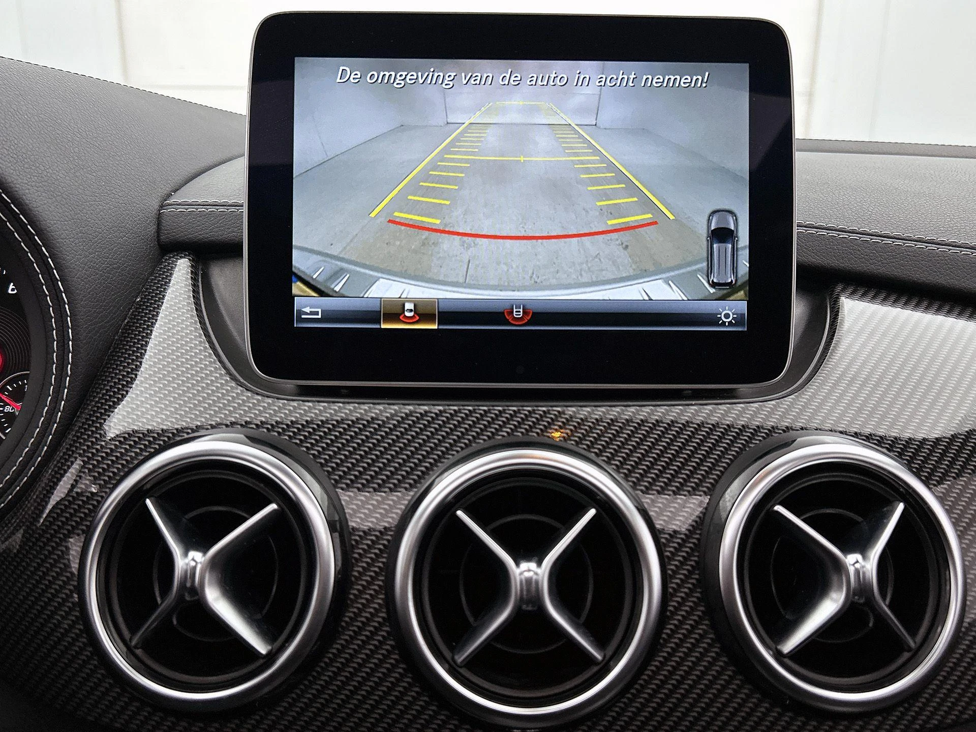 Mercedes-Benz-B-Klasse-image-12