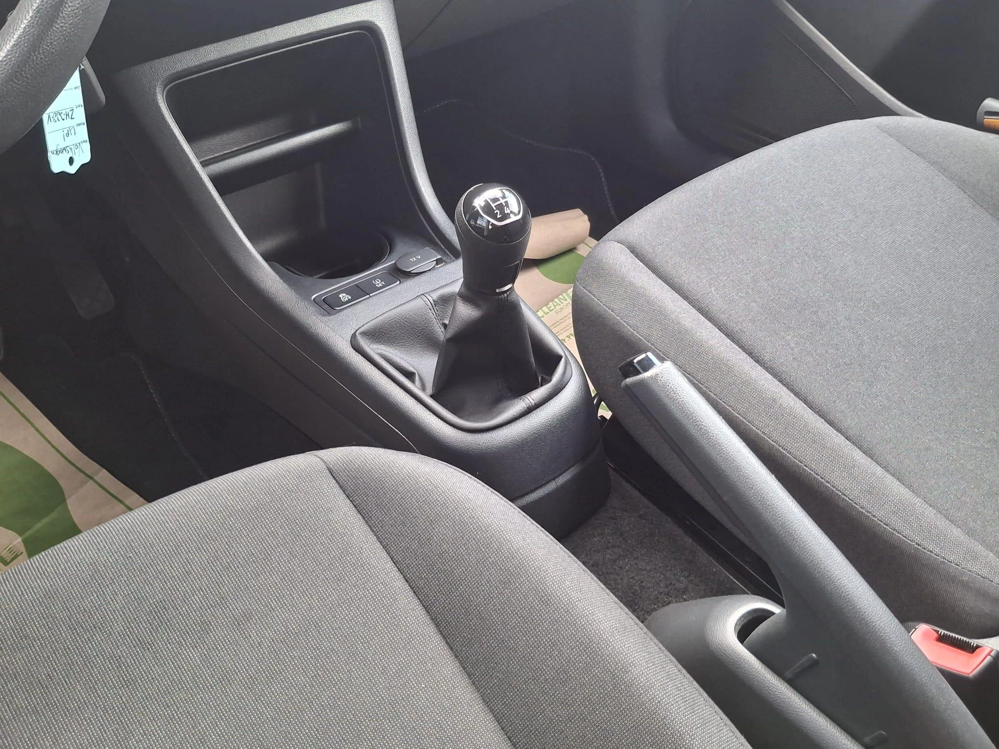 Volkswagen-up!-image-13