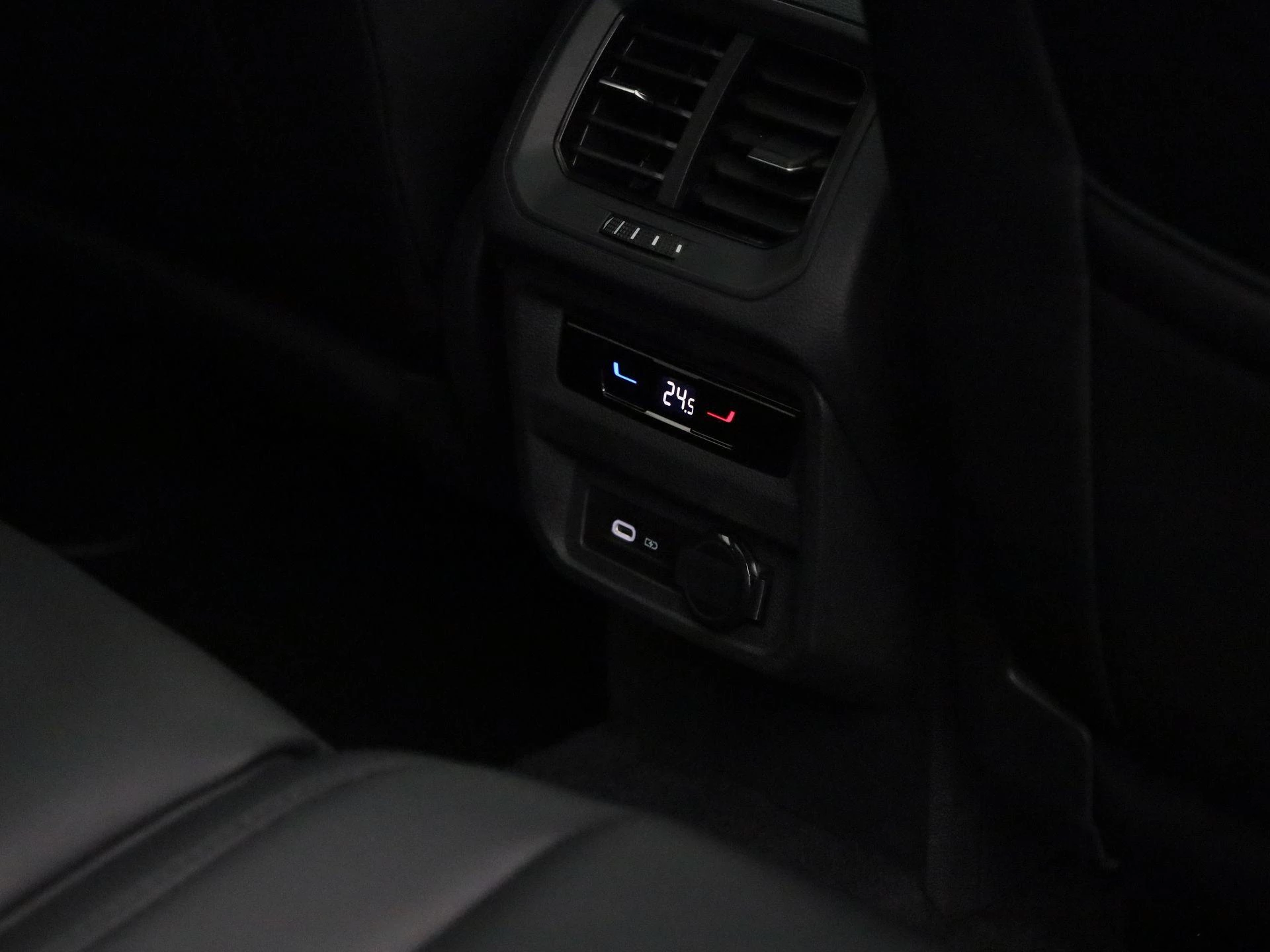 Volkswagen-Tiguan Allspace-image-37