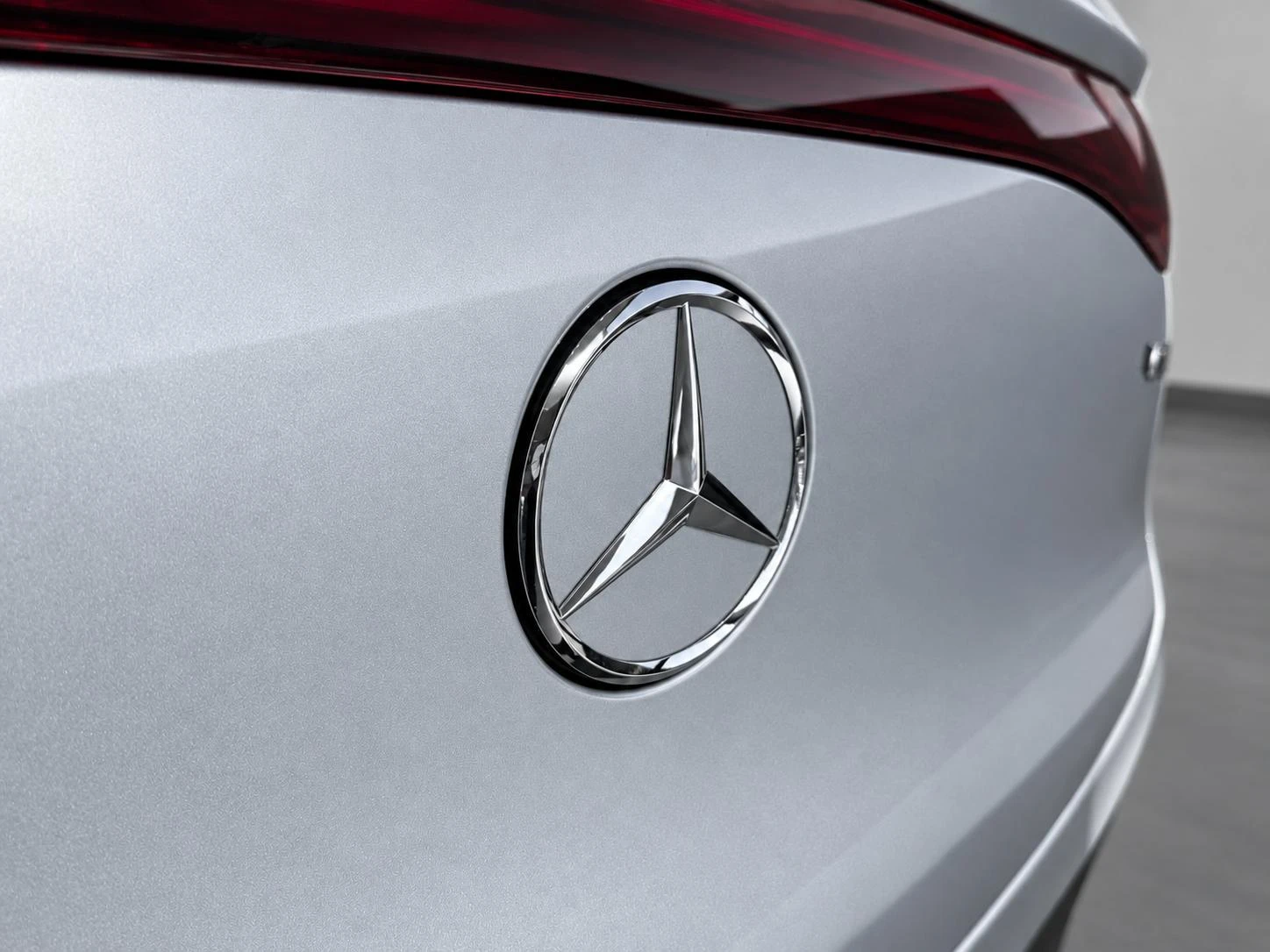 Mercedes-Benz-EQE-image-21
