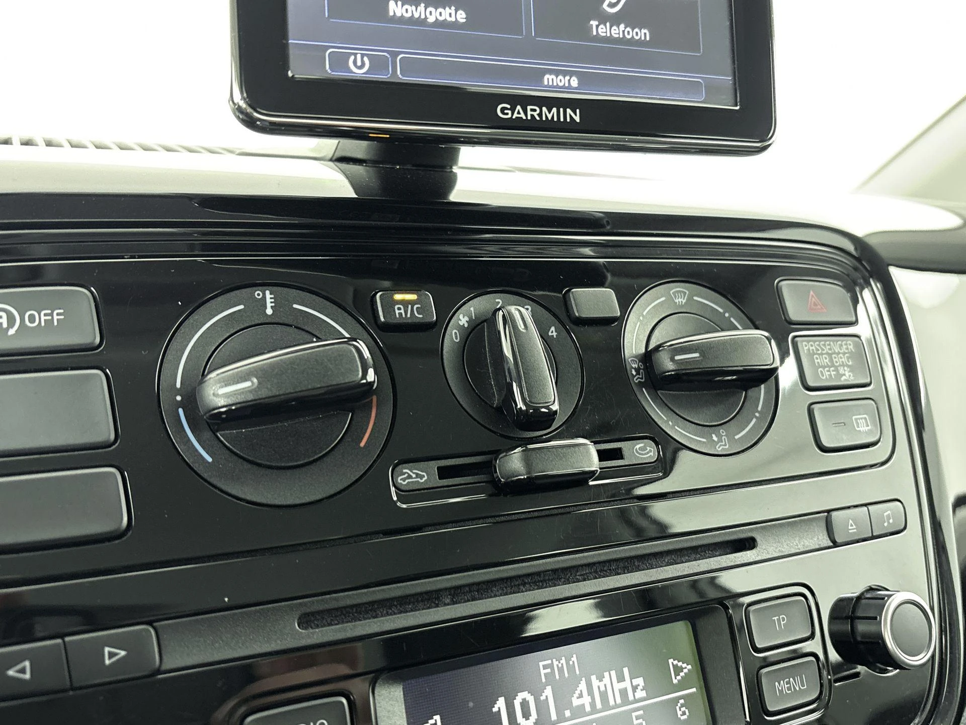Volkswagen-up!-image-15