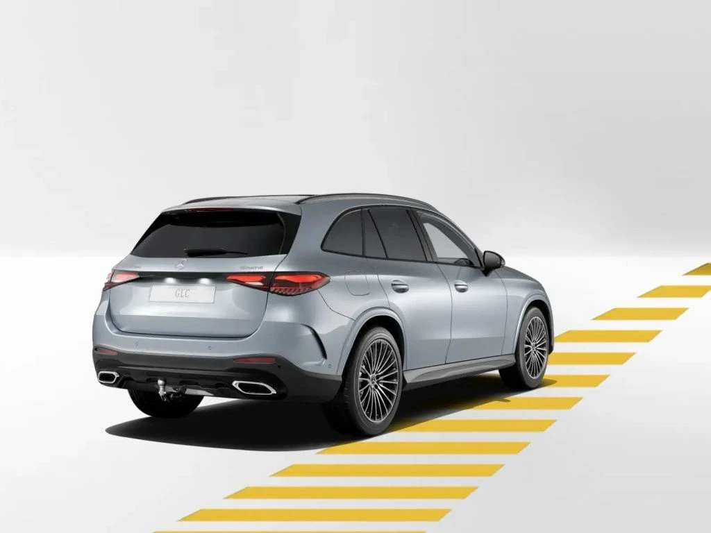Mercedes-Benz-GLC 300 de-image-5
