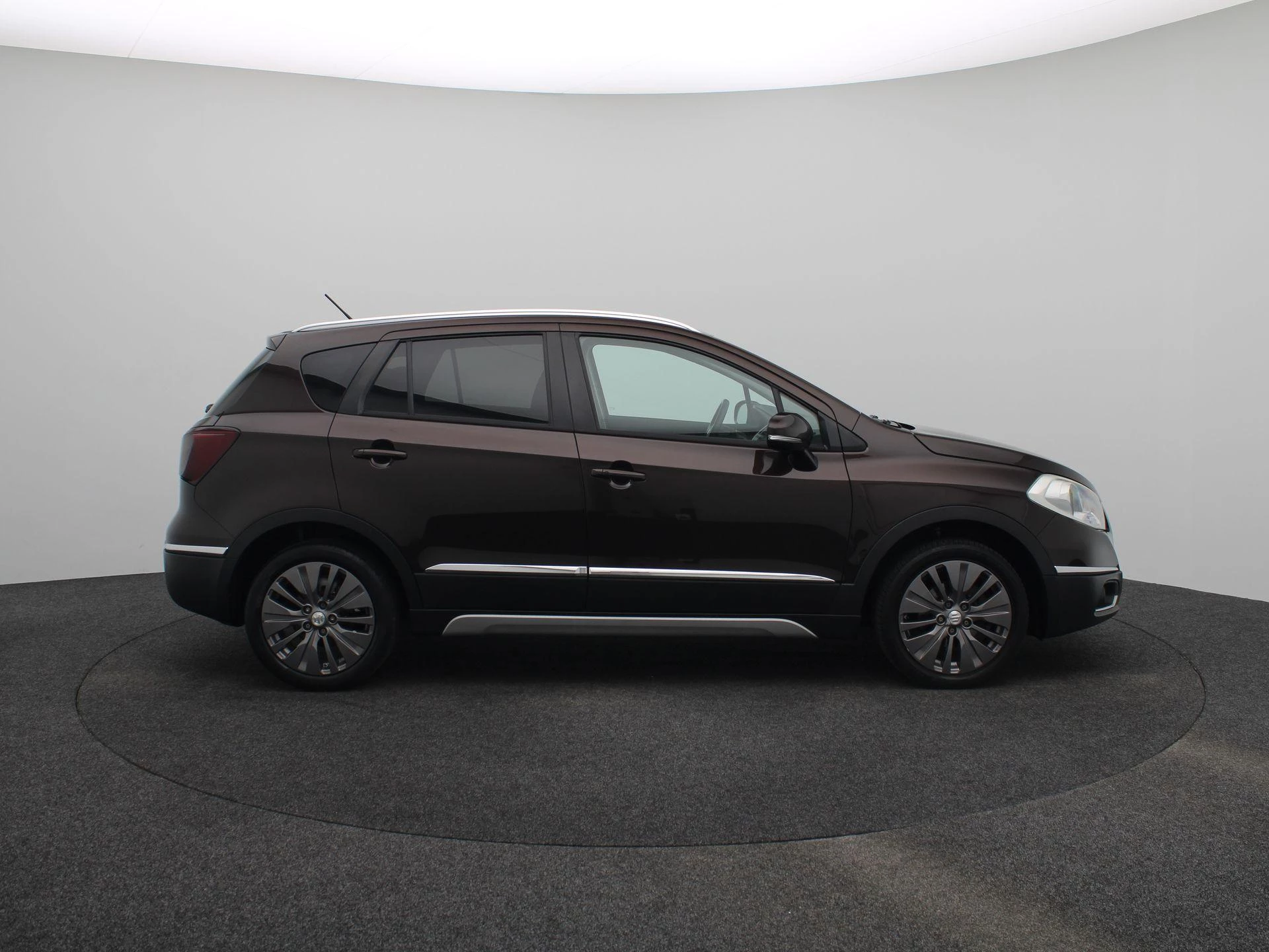 Suzuki-S-Cross-image-10