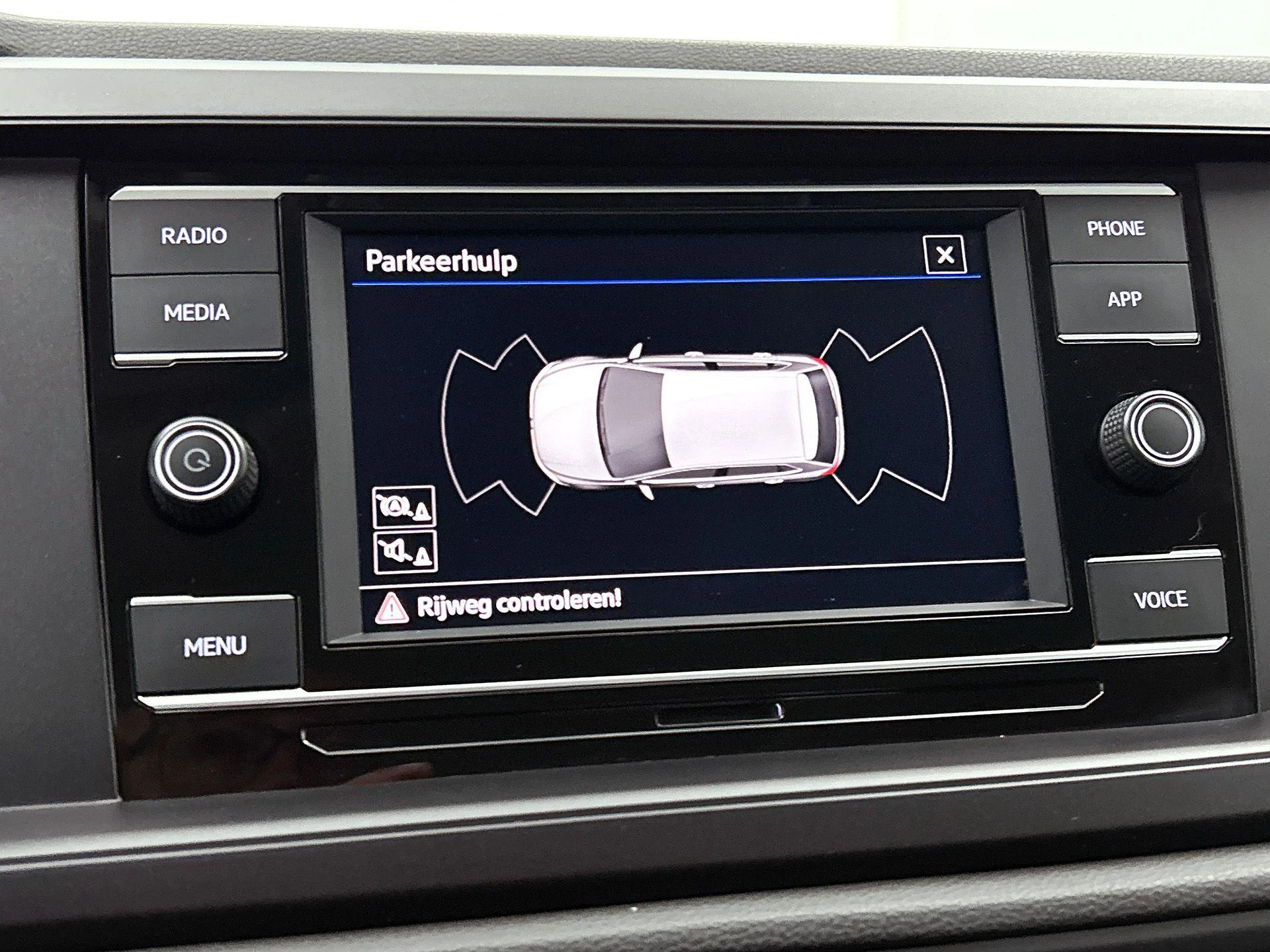 Volkswagen-Polo-image-16