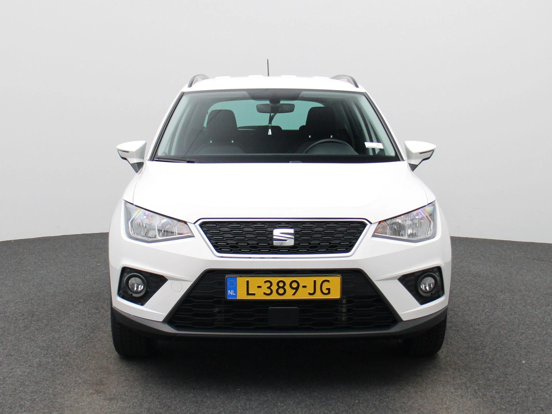SEAT-Arona-image-2