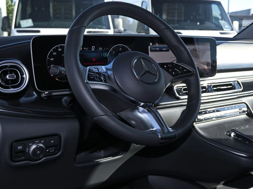 Mercedes-Benz-V-Klasse 220-image-7