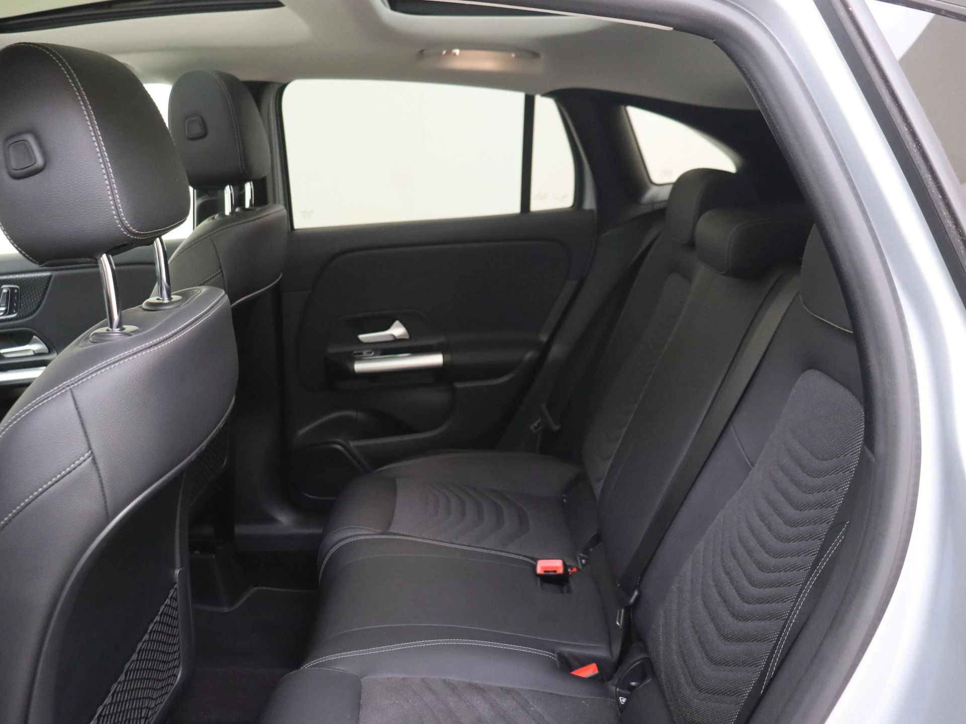 Mercedes-Benz-GLA-image-15