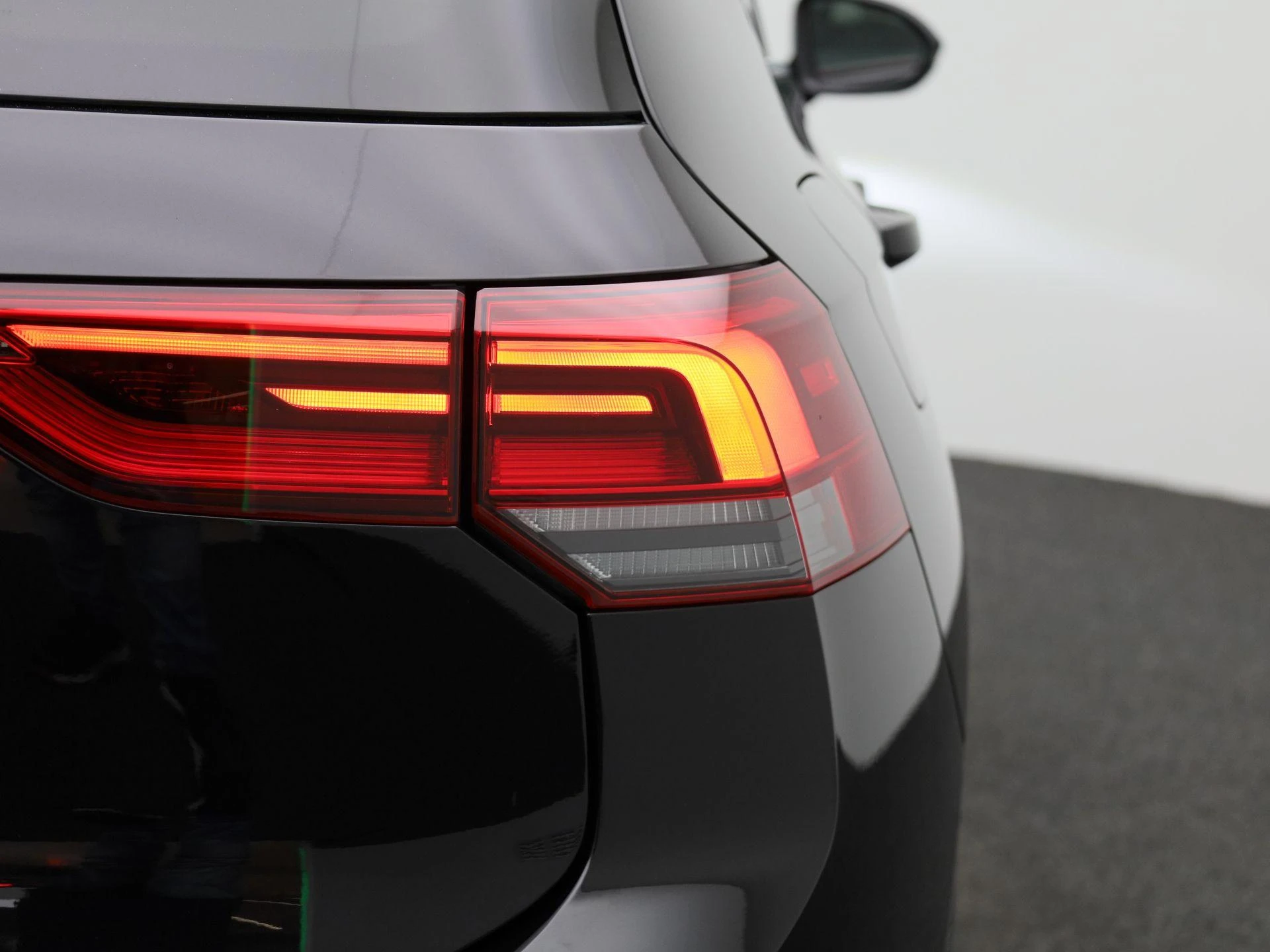 Volkswagen-Golf-image-40