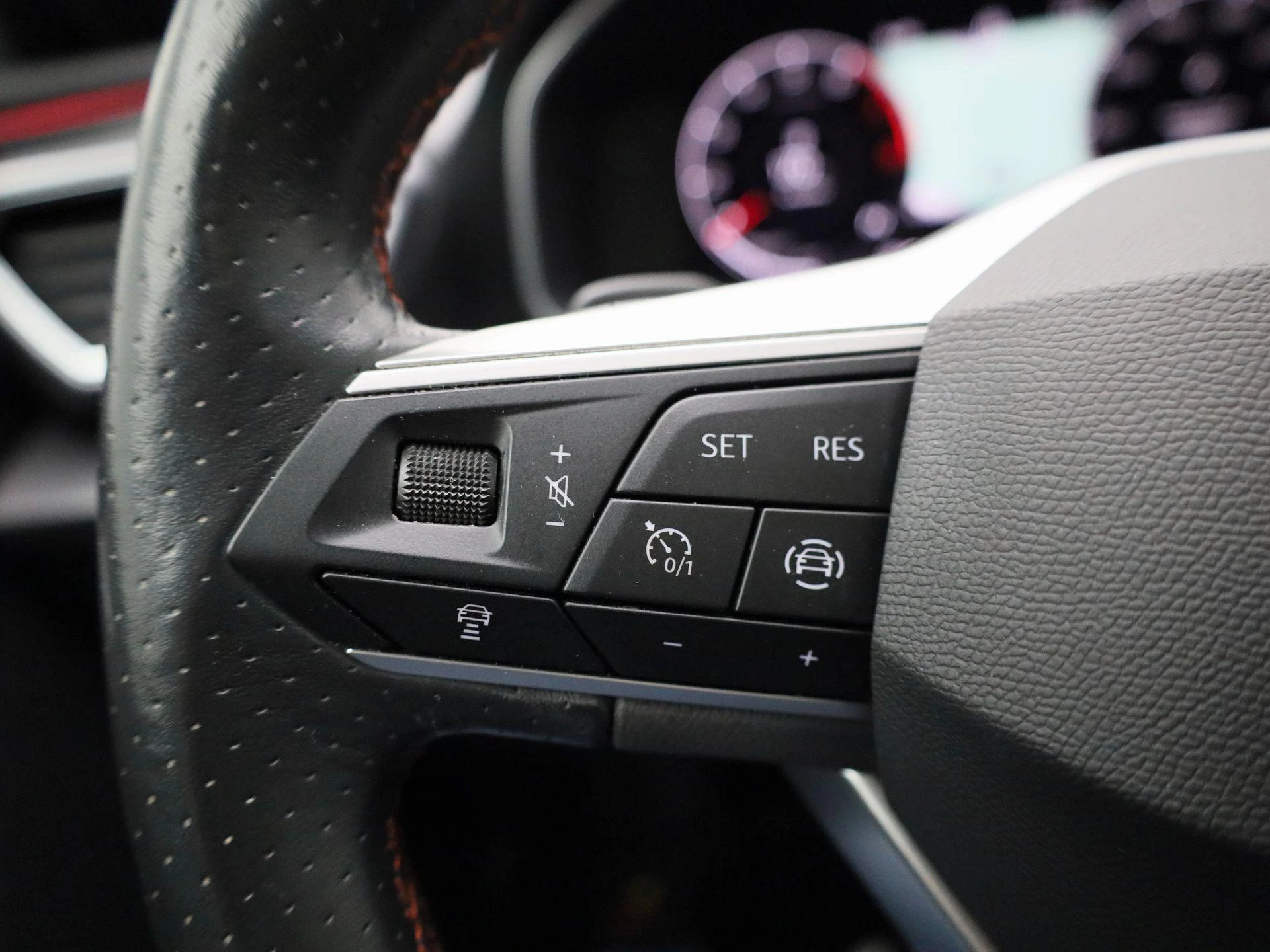 SEAT Leon Sportstourer 1.5 eTSI FR Business Intense