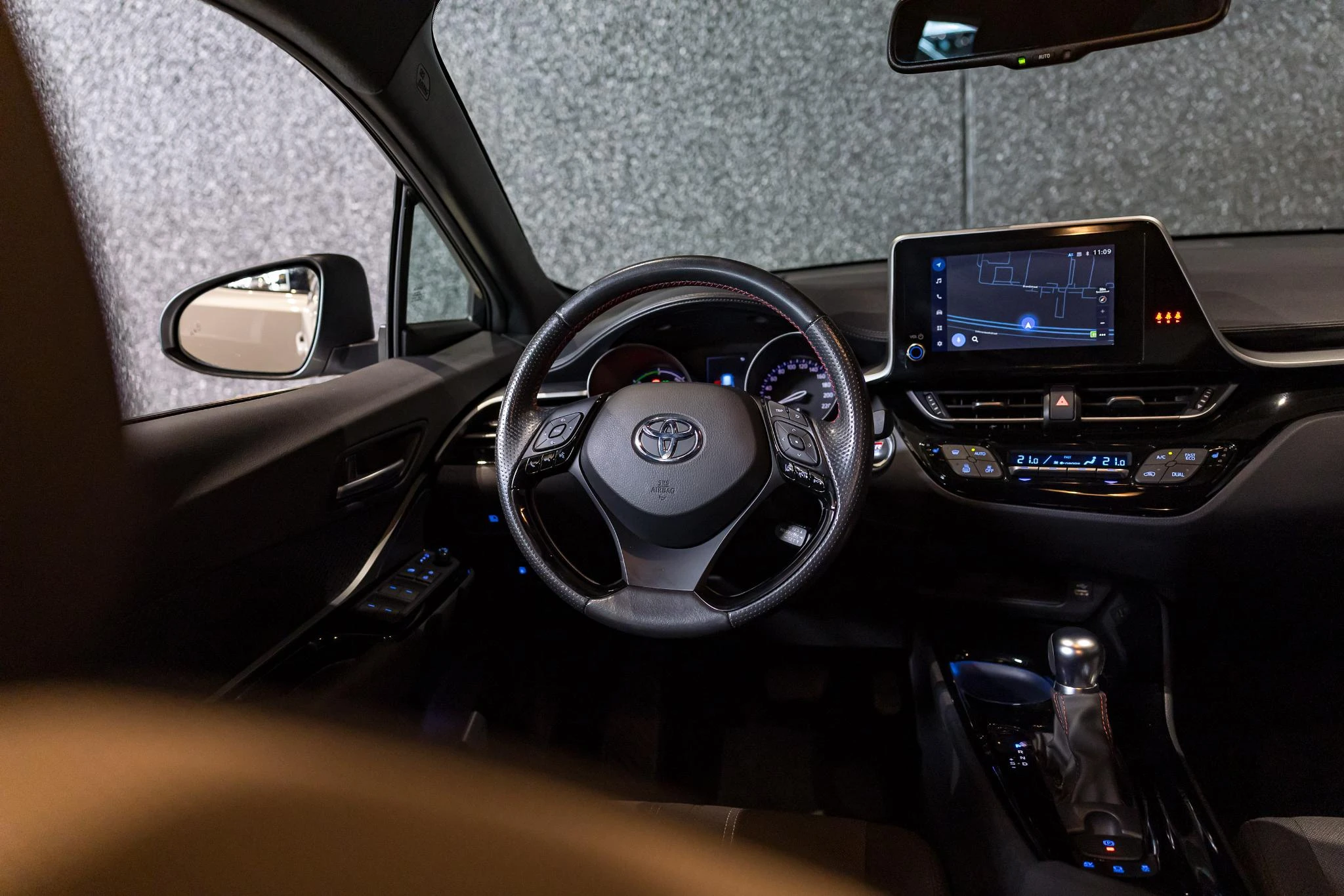 Toyota-C-HR-image-15