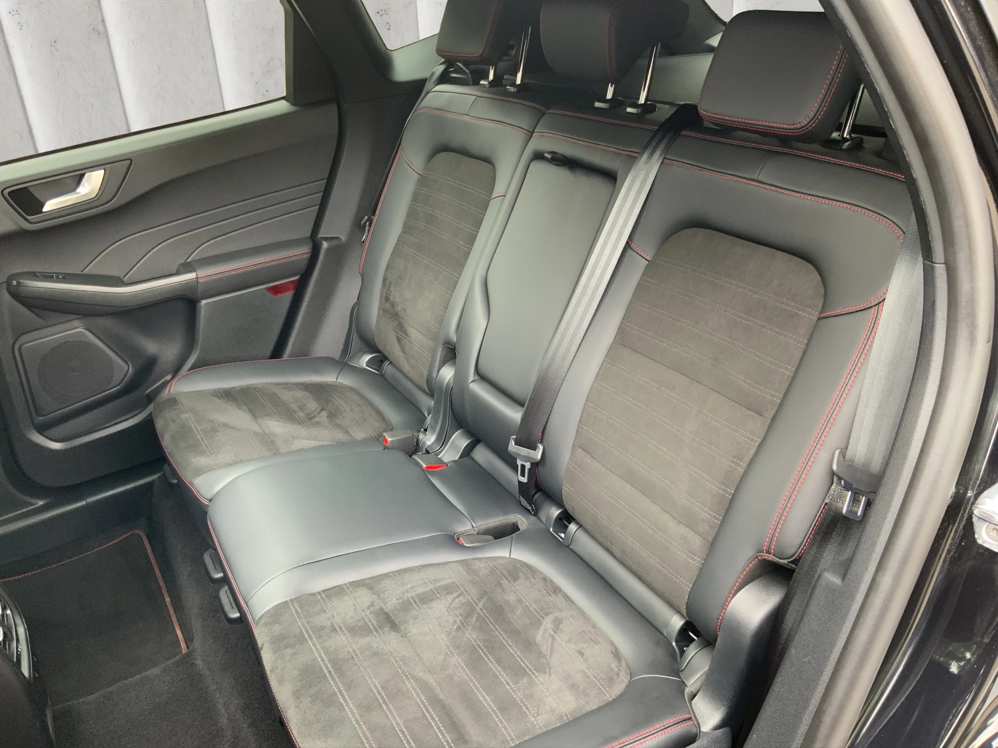 Ford Kuga ST-Line X*PANO*AHK*KAM*ACC*NAVI*SOUND-SYS. LED Pano SHZ 4xSHZ