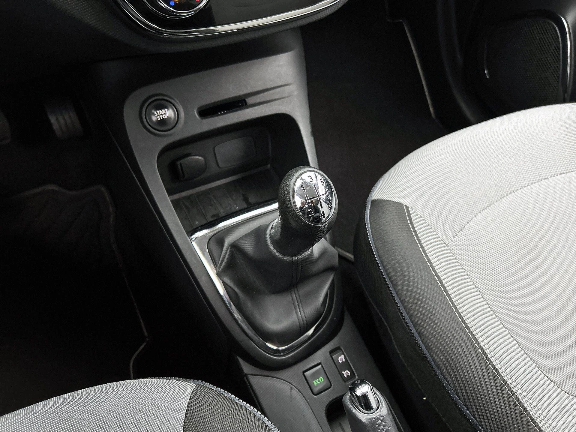 Renault-Captur-image-27