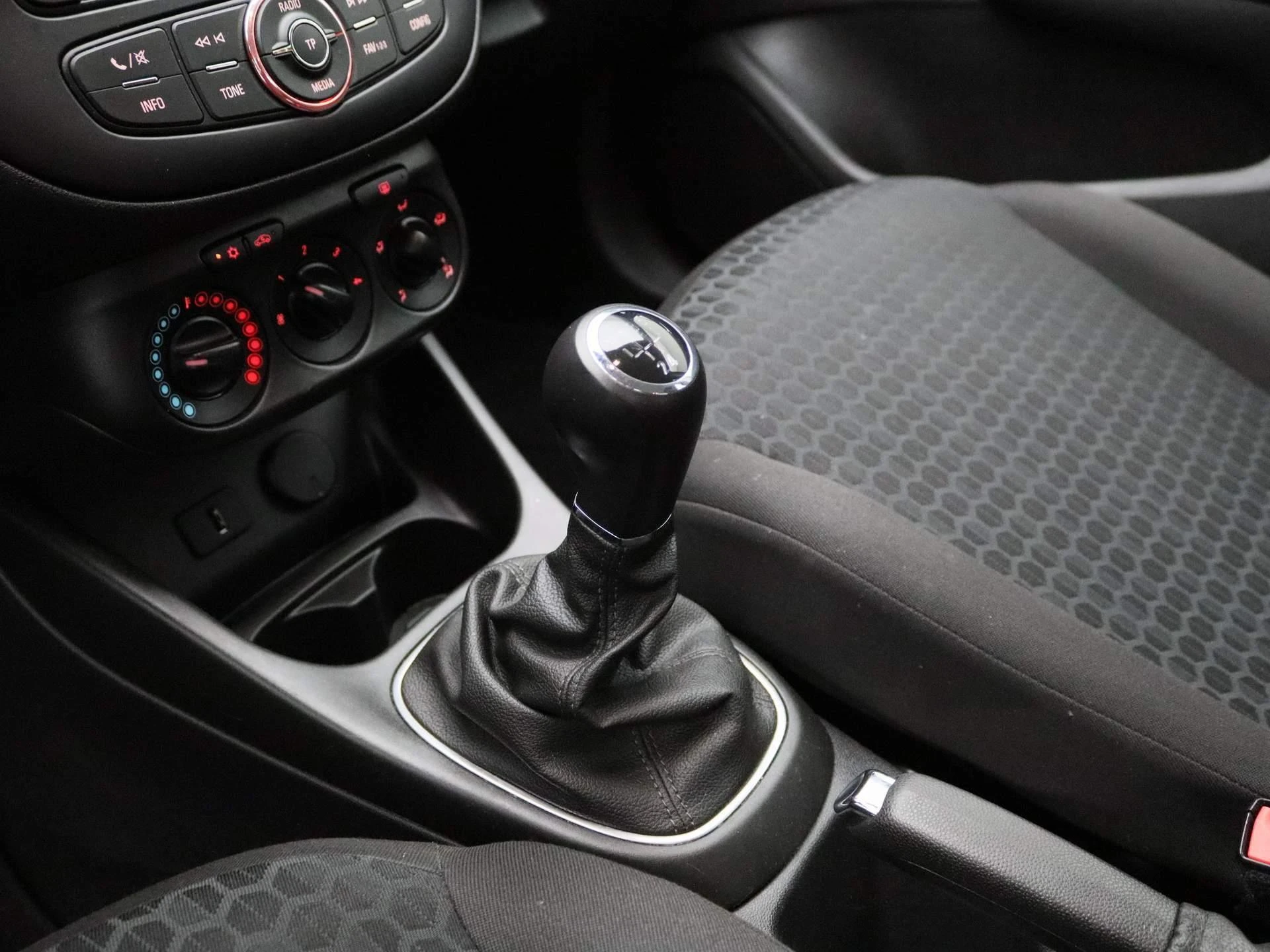 Opel-Corsa-image-7