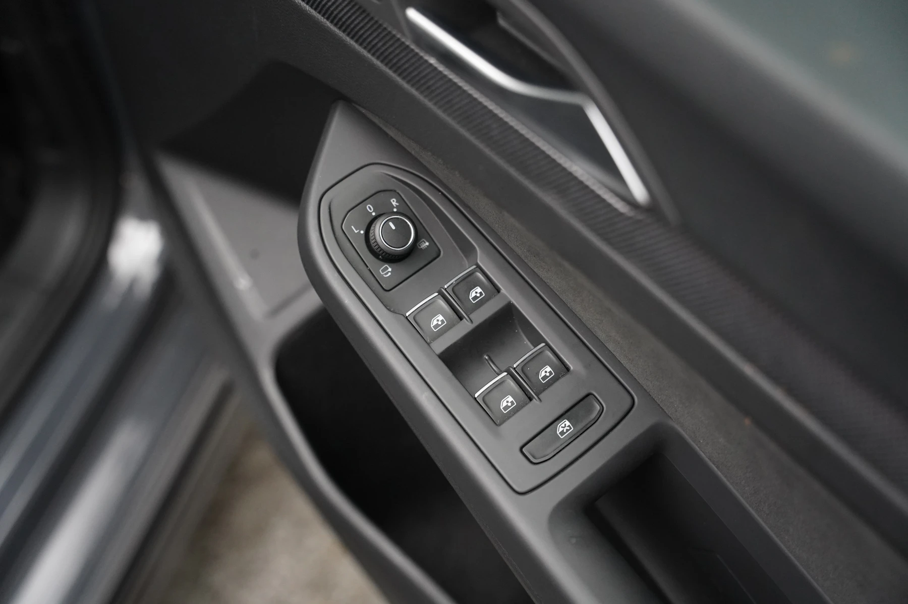 Volkswagen-Golf-image-22