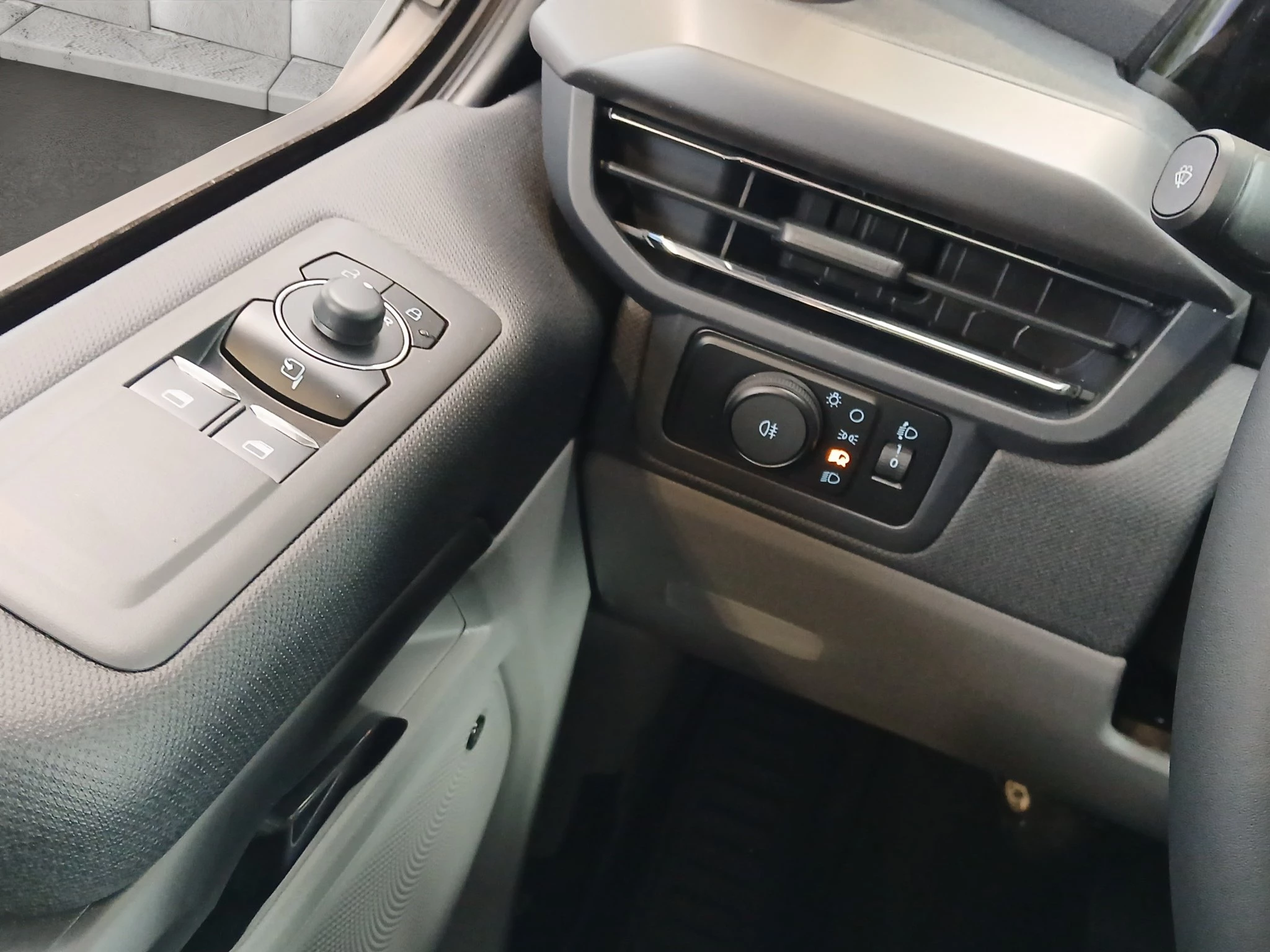 Ford-Tourneo Custom-image-16