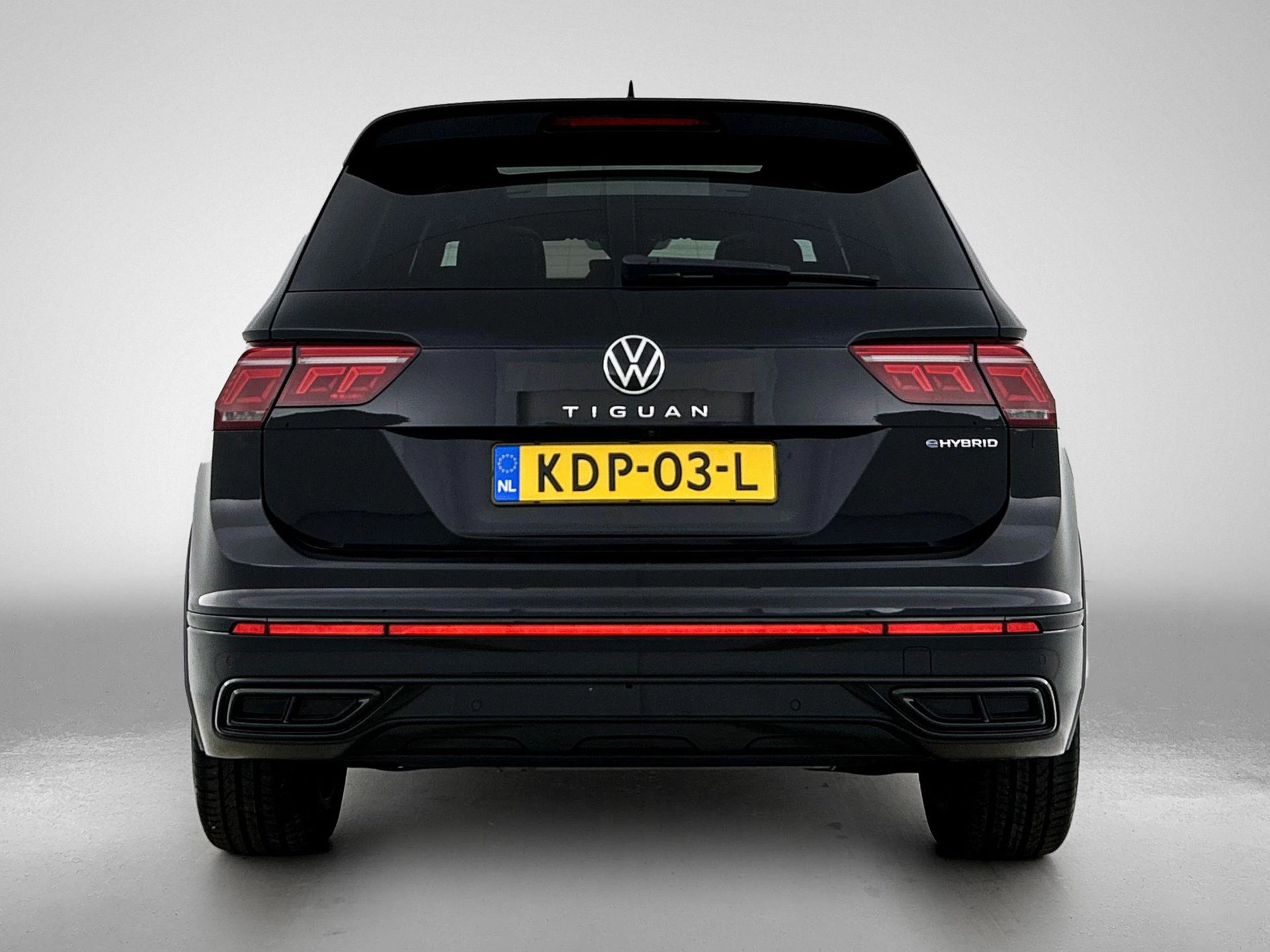 Volkswagen-Tiguan-image-4