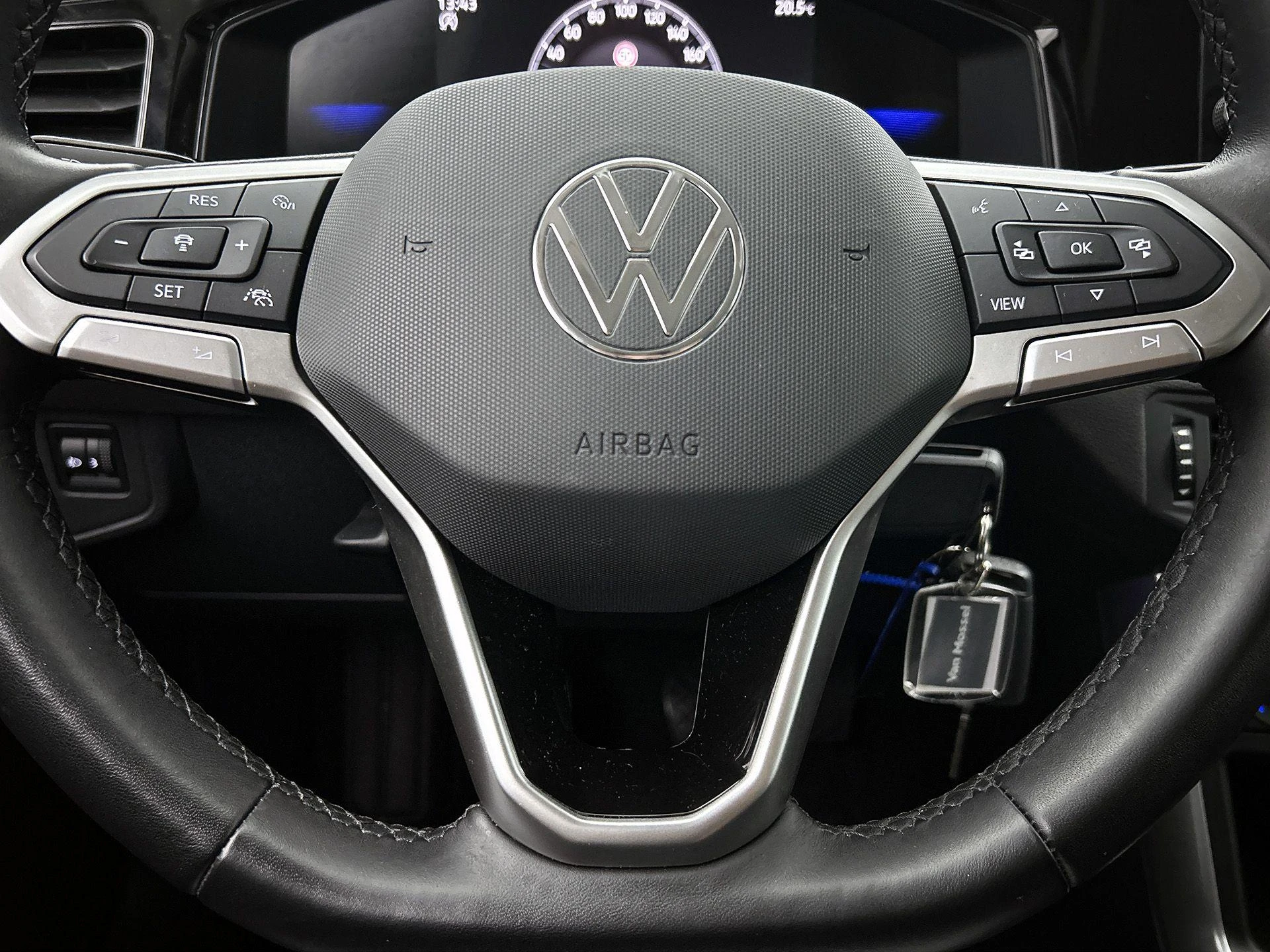 Volkswagen-Polo-image-29
