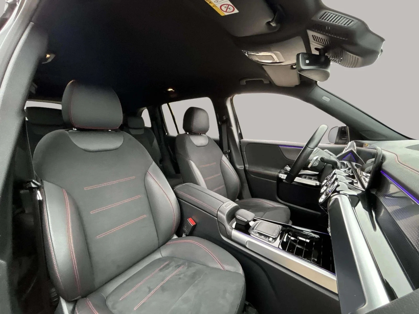 Mercedes-Benz-EQB-image-13