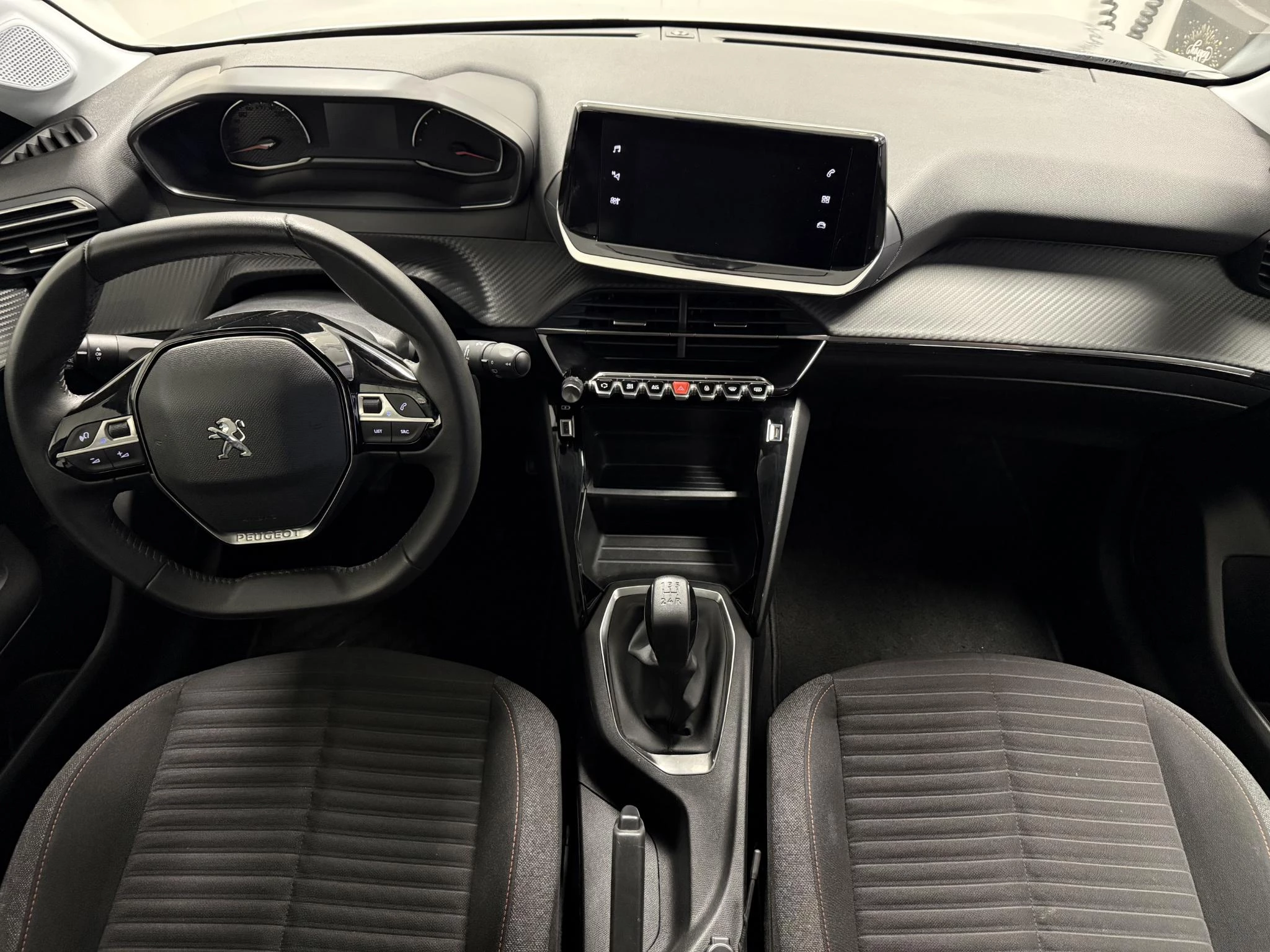 Peugeot-208-image-6