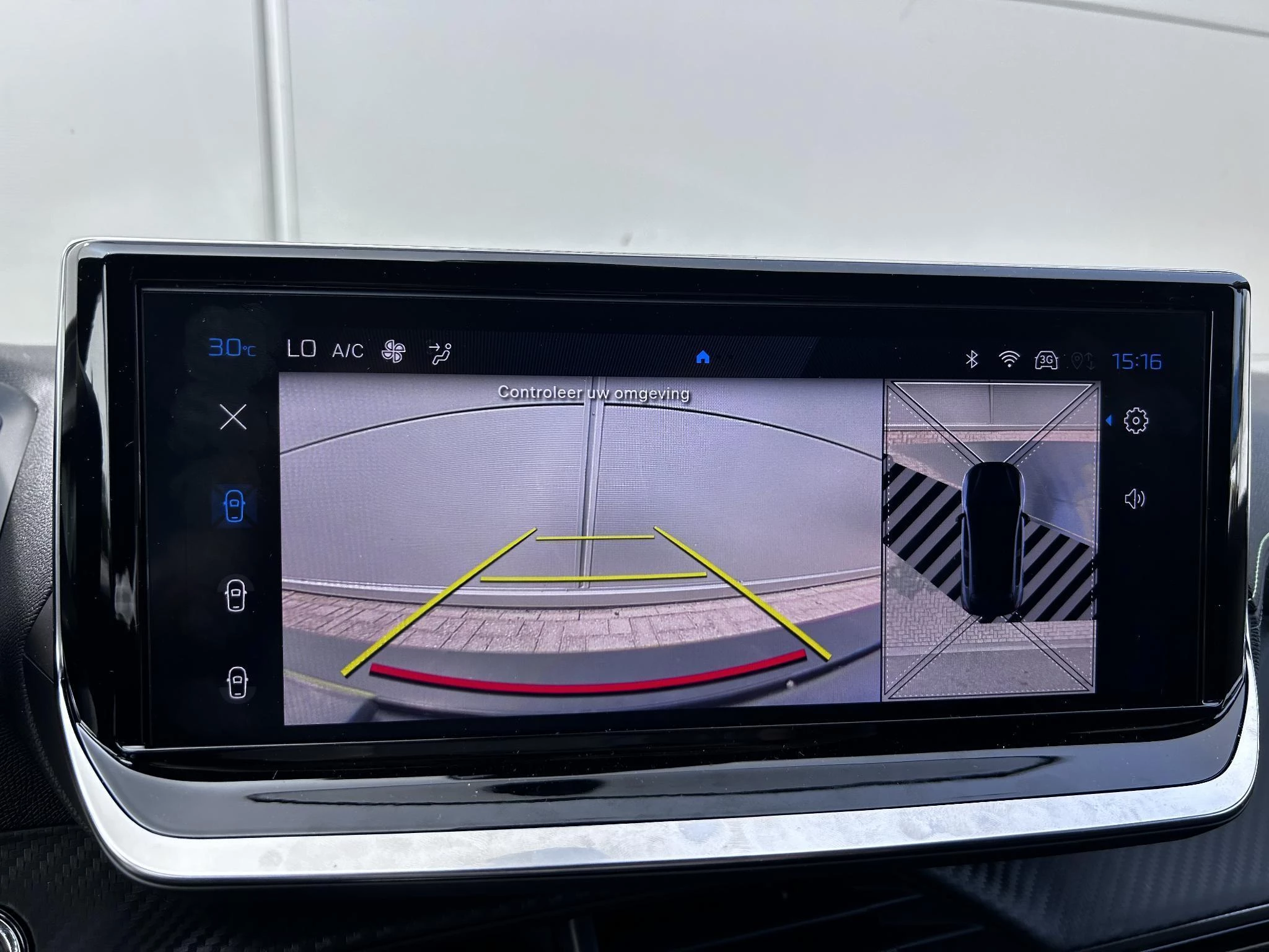 Peugeot-e-208-image-13