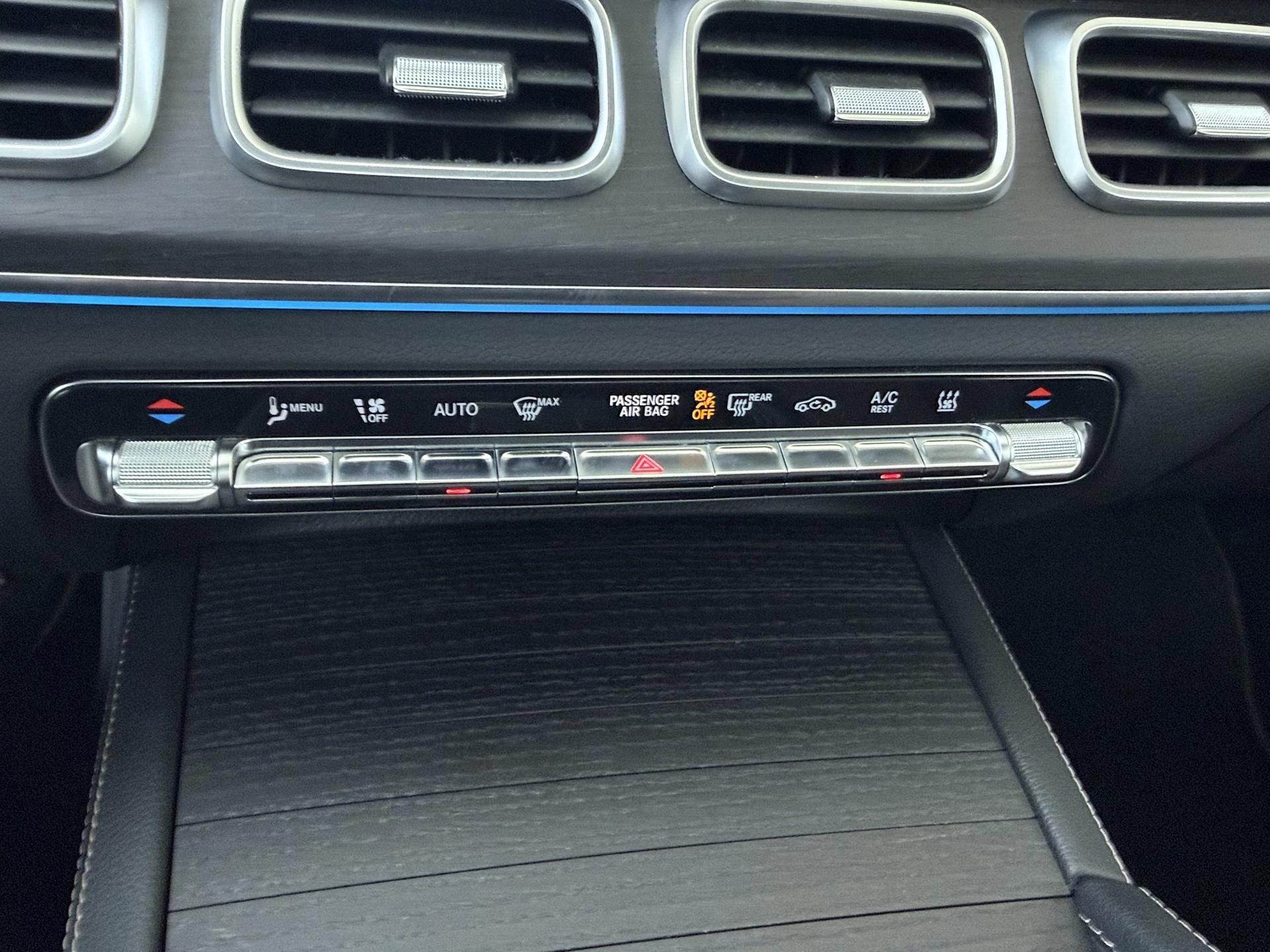 Mercedes-Benz-GLE-image-19