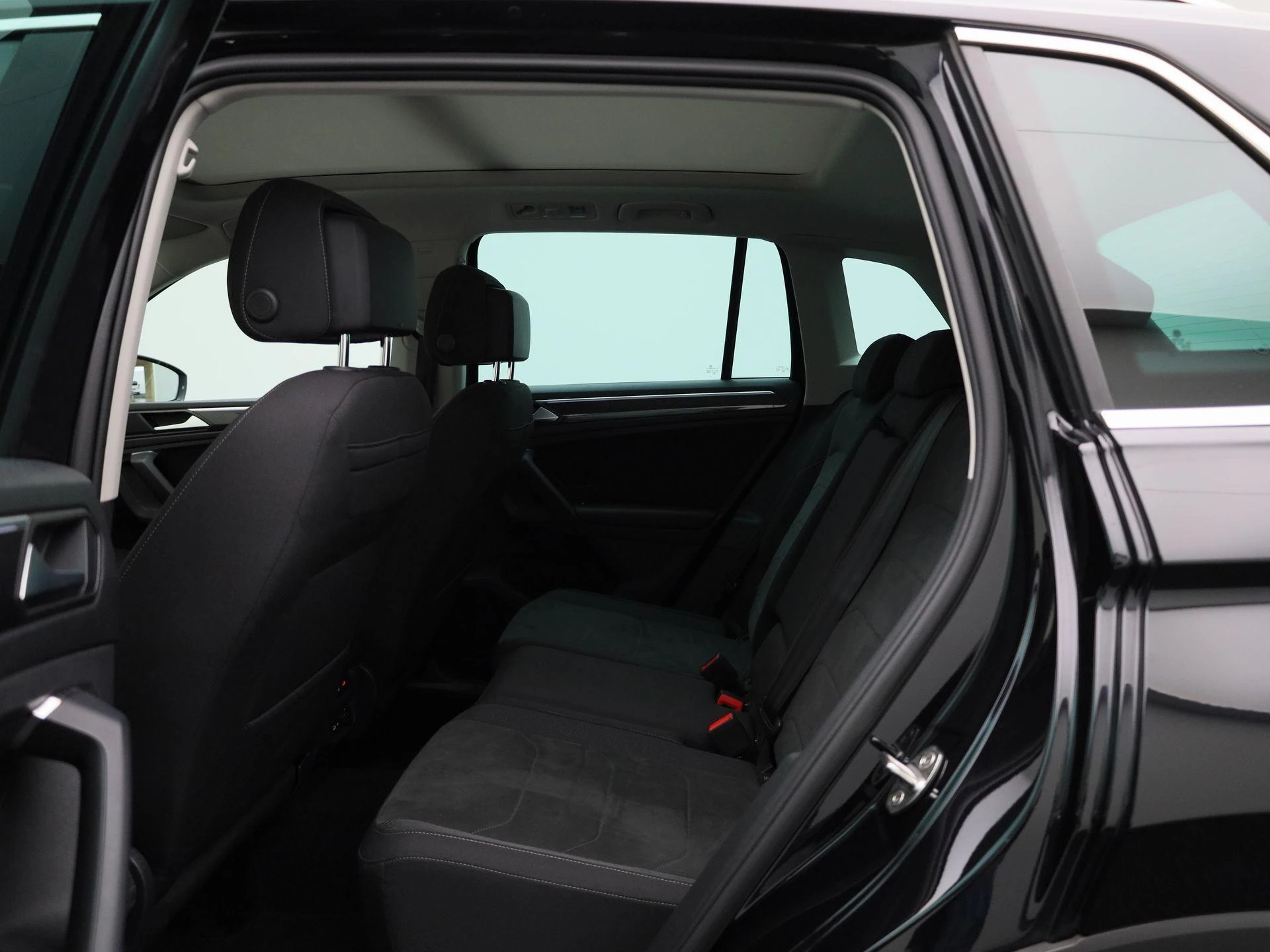 Volkswagen-Tiguan-image-9