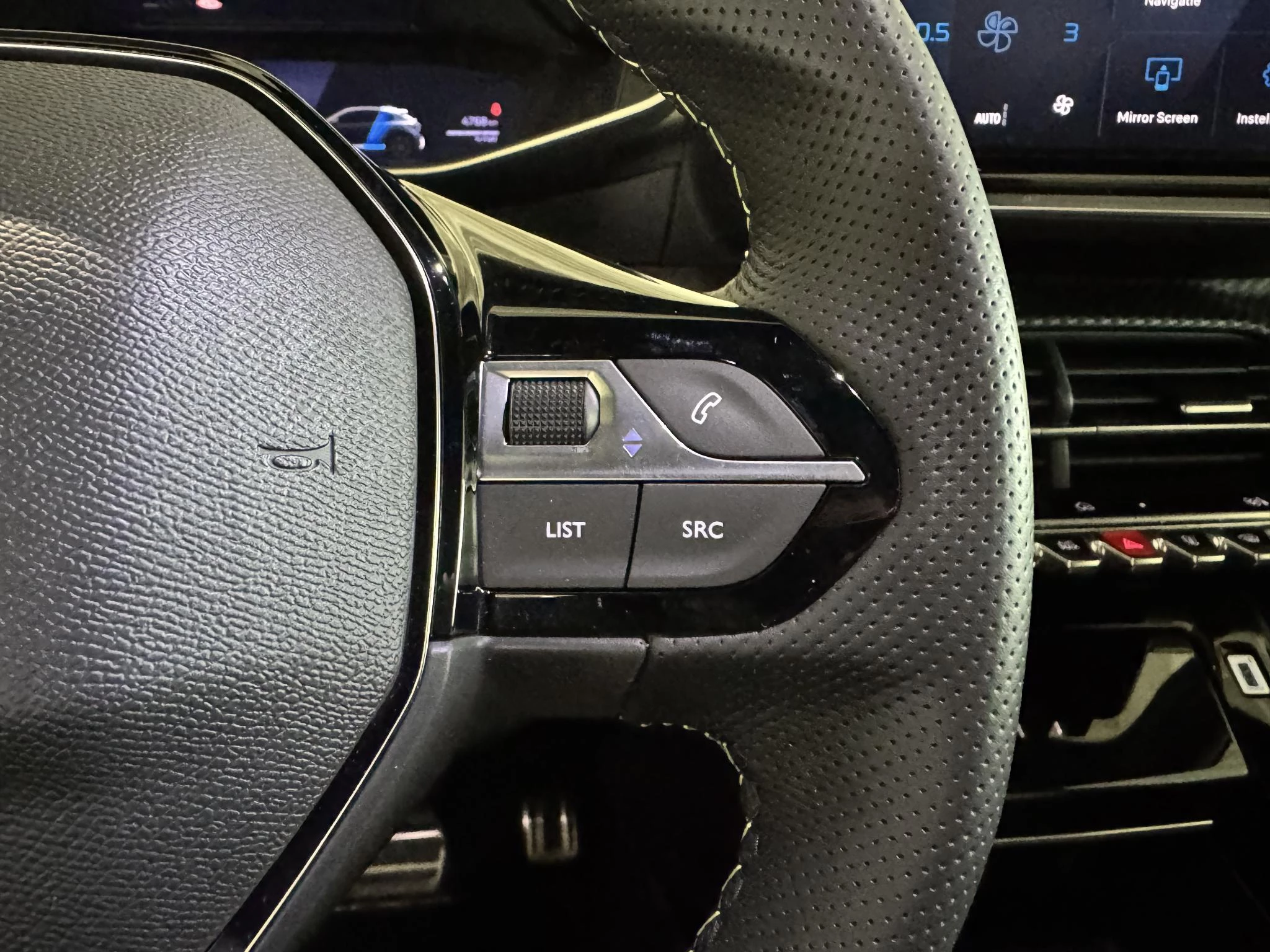 Peugeot-e-208-image-12