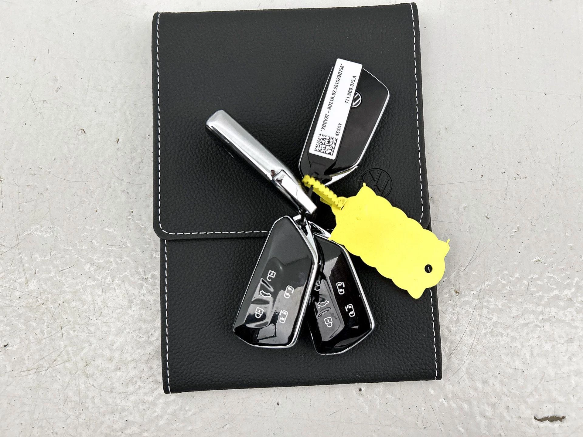 Volkswagen-Multivan-image-36